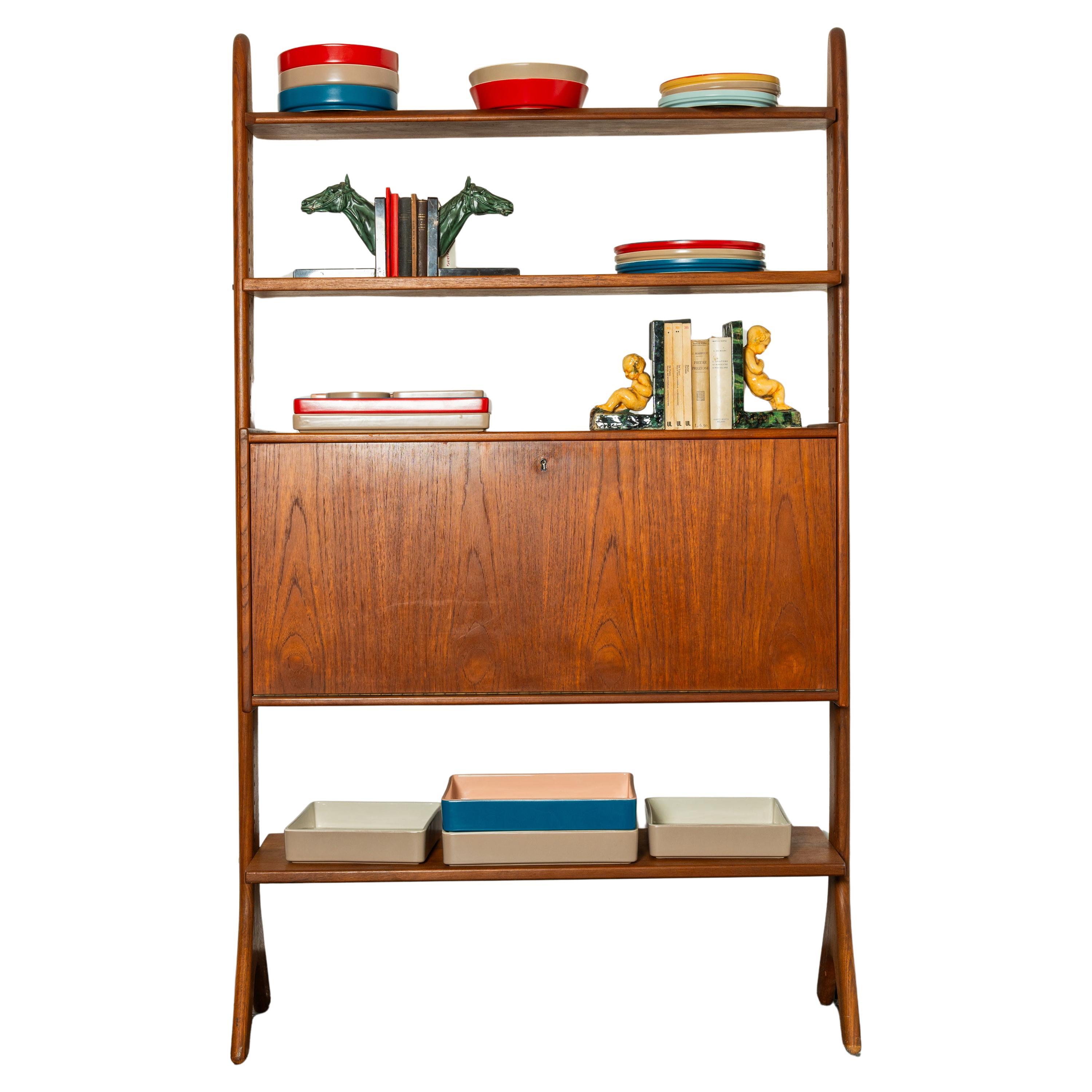 Modular wooden bookcase, Italy, 1970s