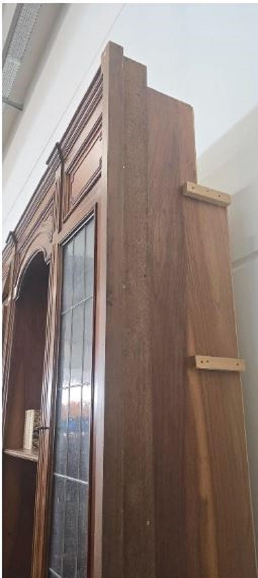Monumental Bookcase for Notary Firm In Excellent Condition For Sale In Manzano, IT