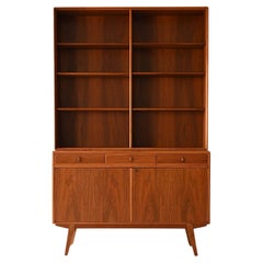 Nordic bookcase with sideboard