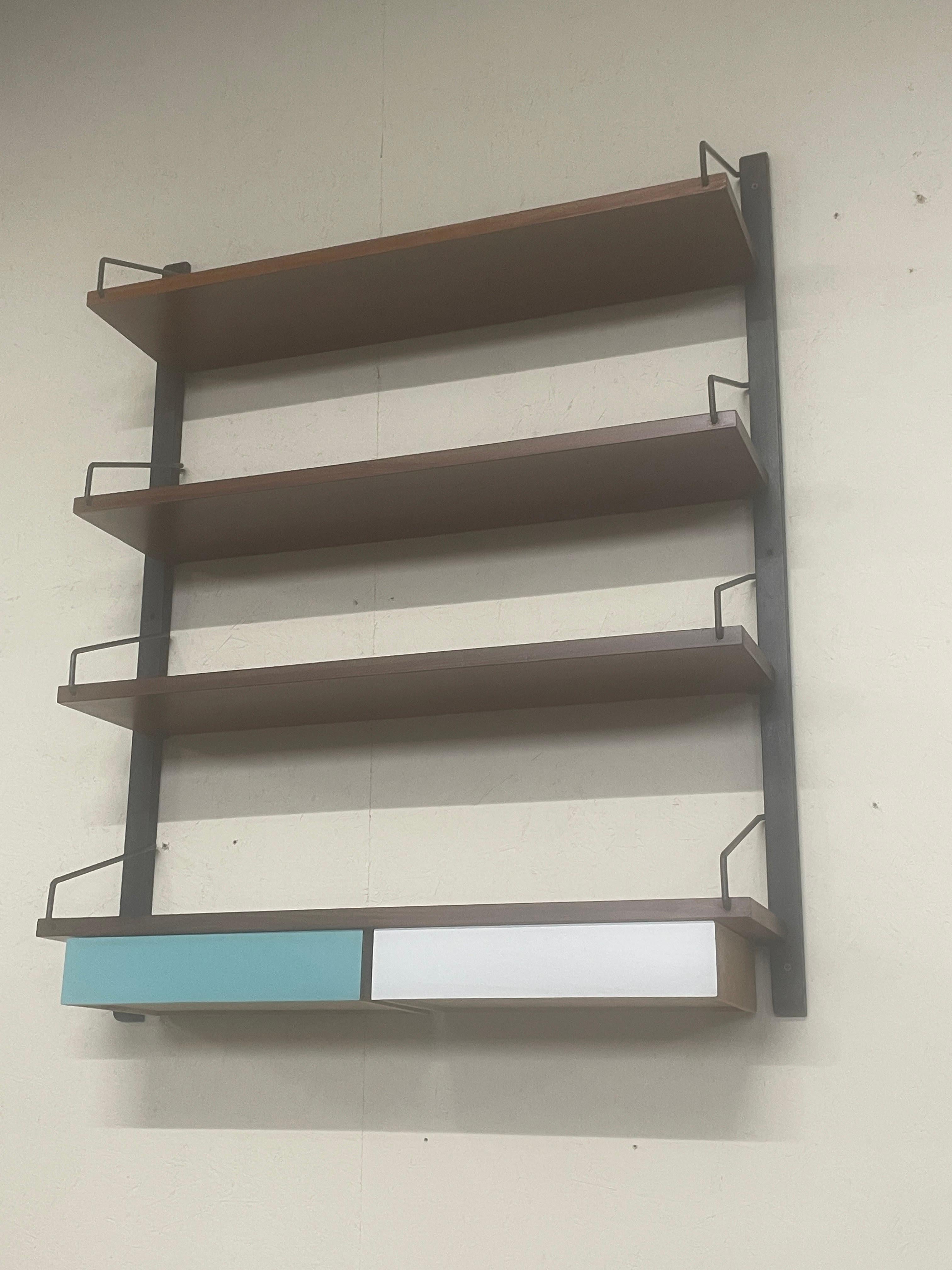 Librería mural de los años 60 con estantes y cajones en venta 3