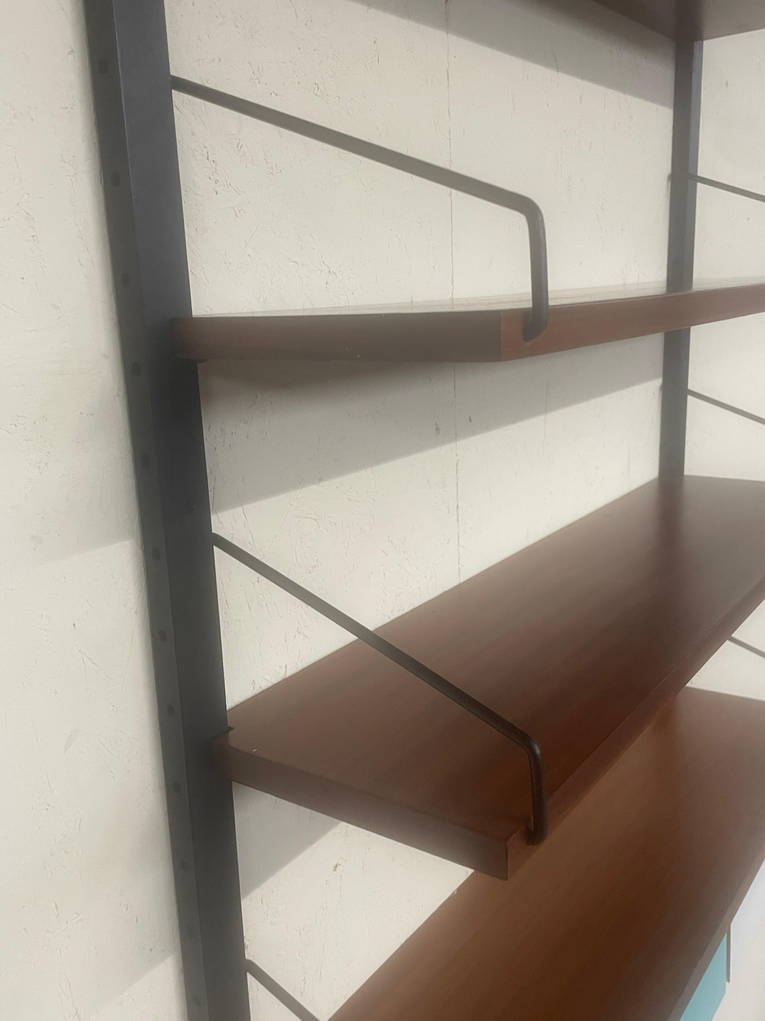 Librería mural de los años 60 con estantes y cajones en venta 6