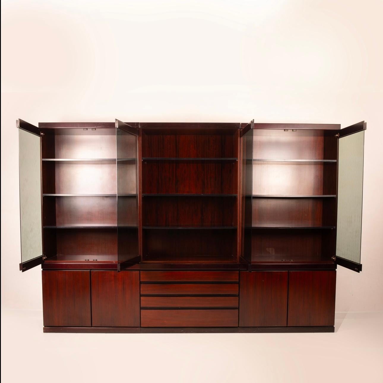 African Rosewood Bookcase by Angelo Mangiarotti for La Sorgente dei Mobili For Sale 6