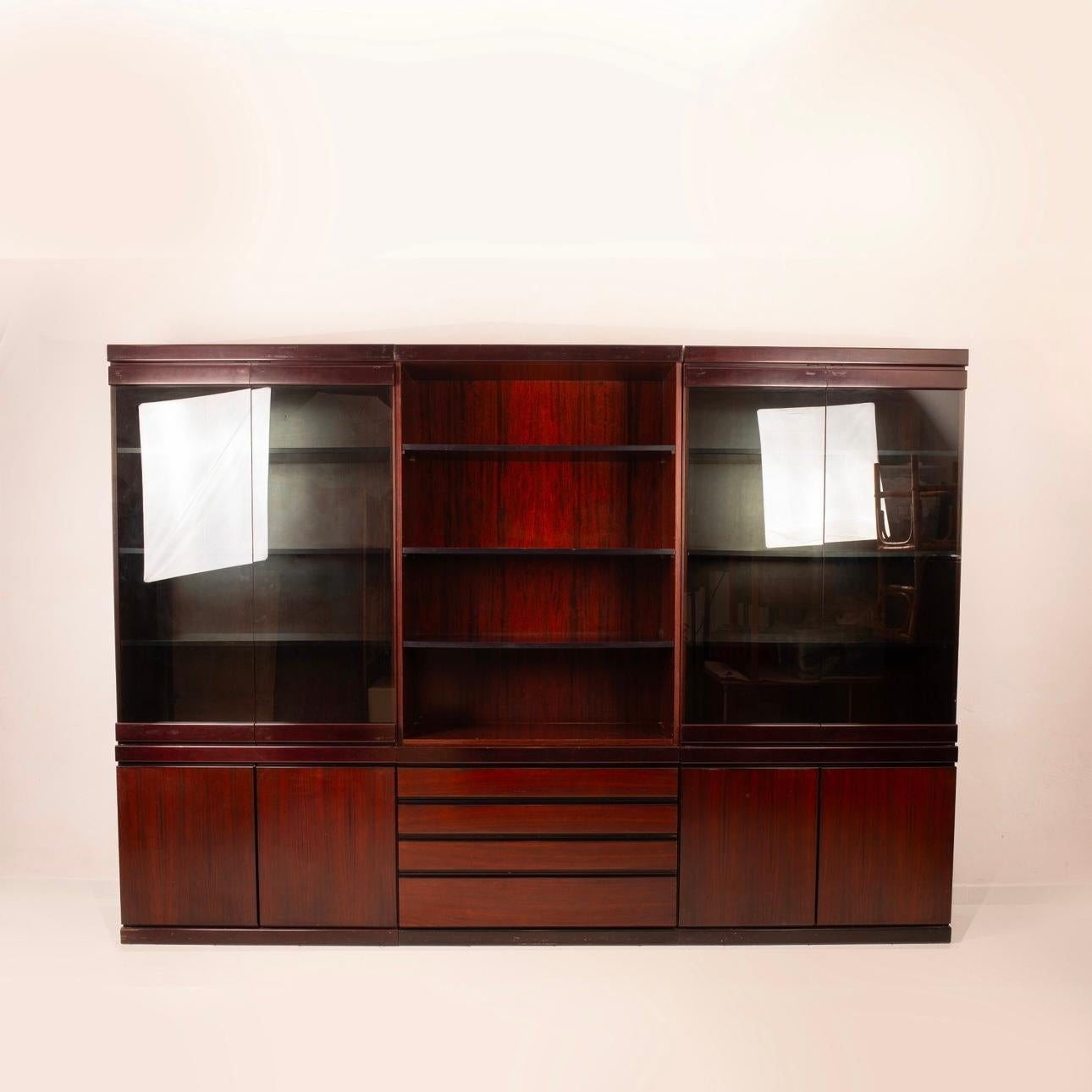 African Rosewood Bookcase by Angelo Mangiarotti for La Sorgente dei Mobili For Sale 7