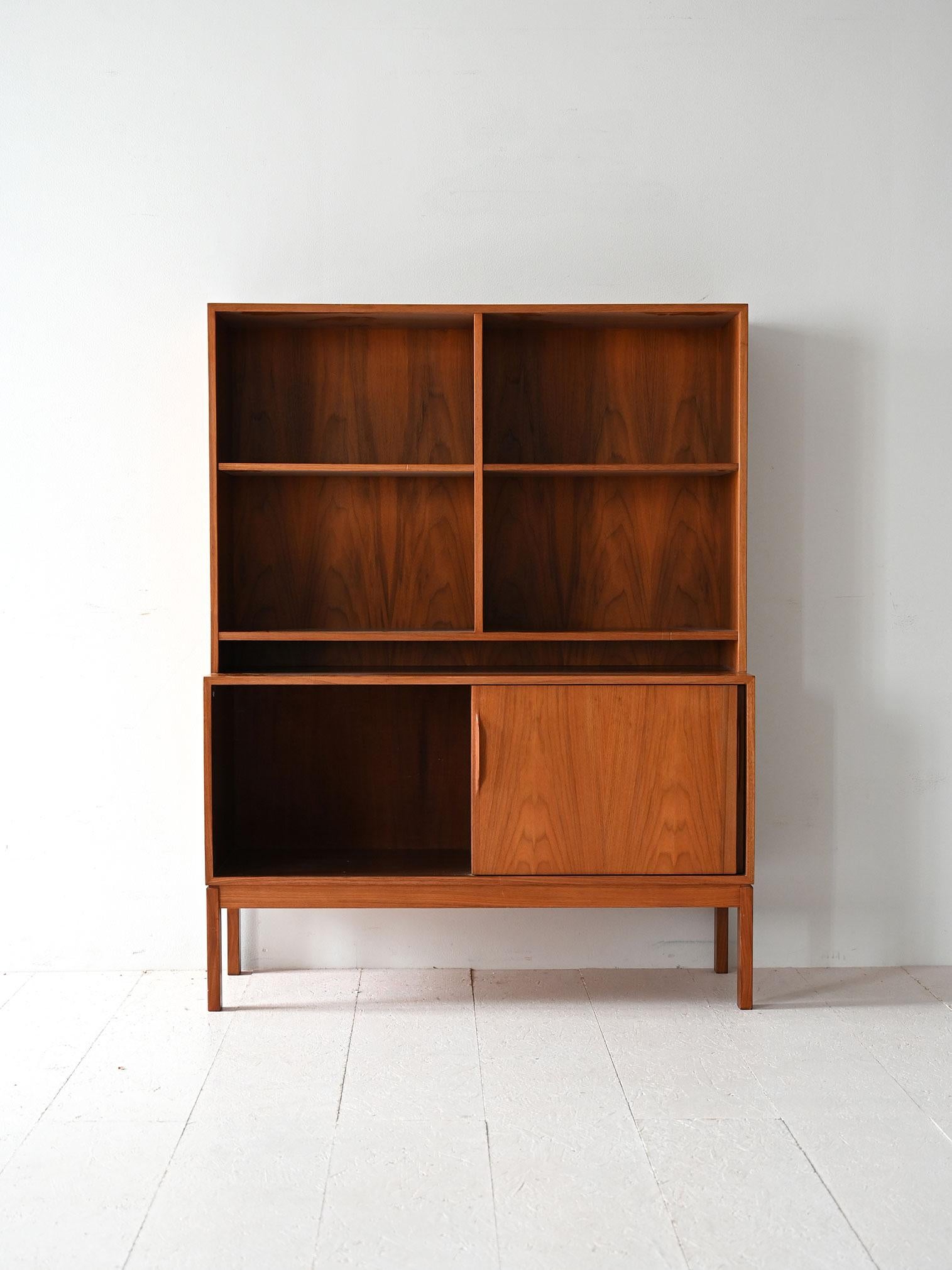 Scandinave moderne Bibliothèque scandinave en teck des années 1950/60 en vente