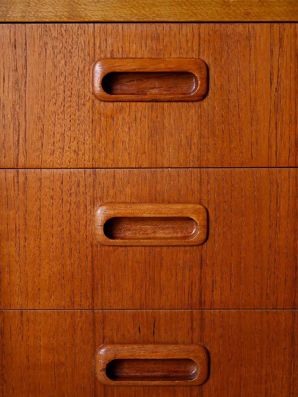 Teak Scandinavian 1950s/60s teak bookcase For Sale