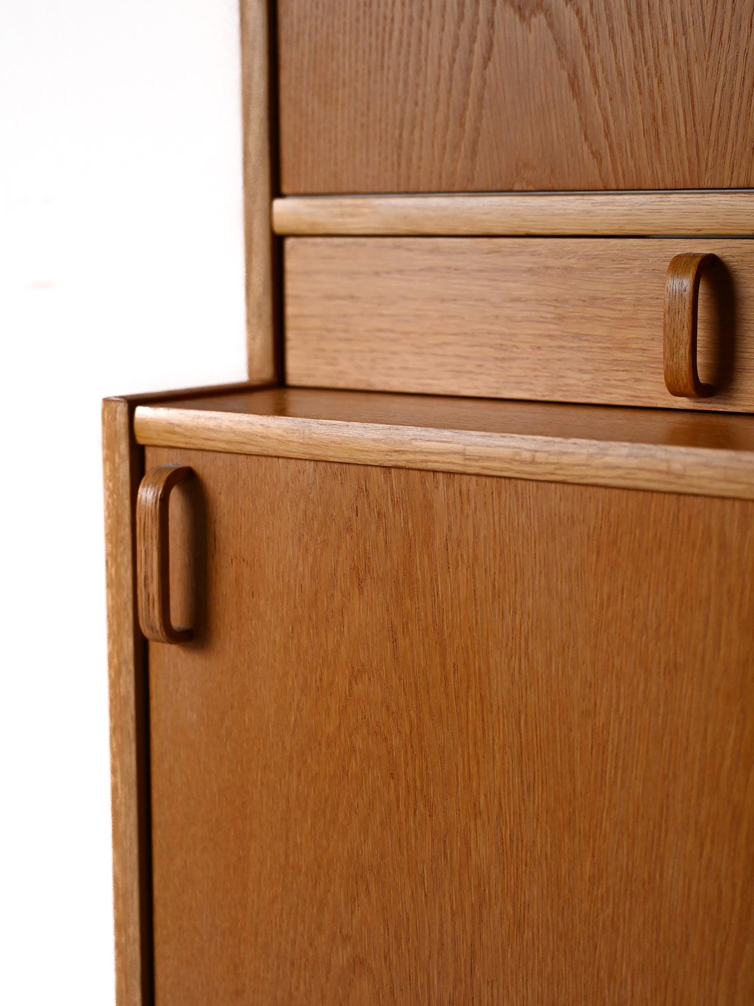 Bodafors Bibliothèque scandinave en chêne en vente 3