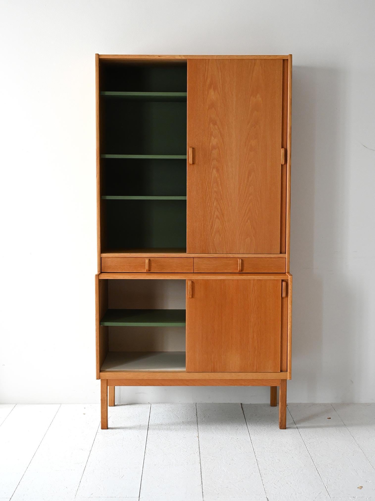 Libreria scandinava Bodafors in rovere Escandinavo moderno en venta