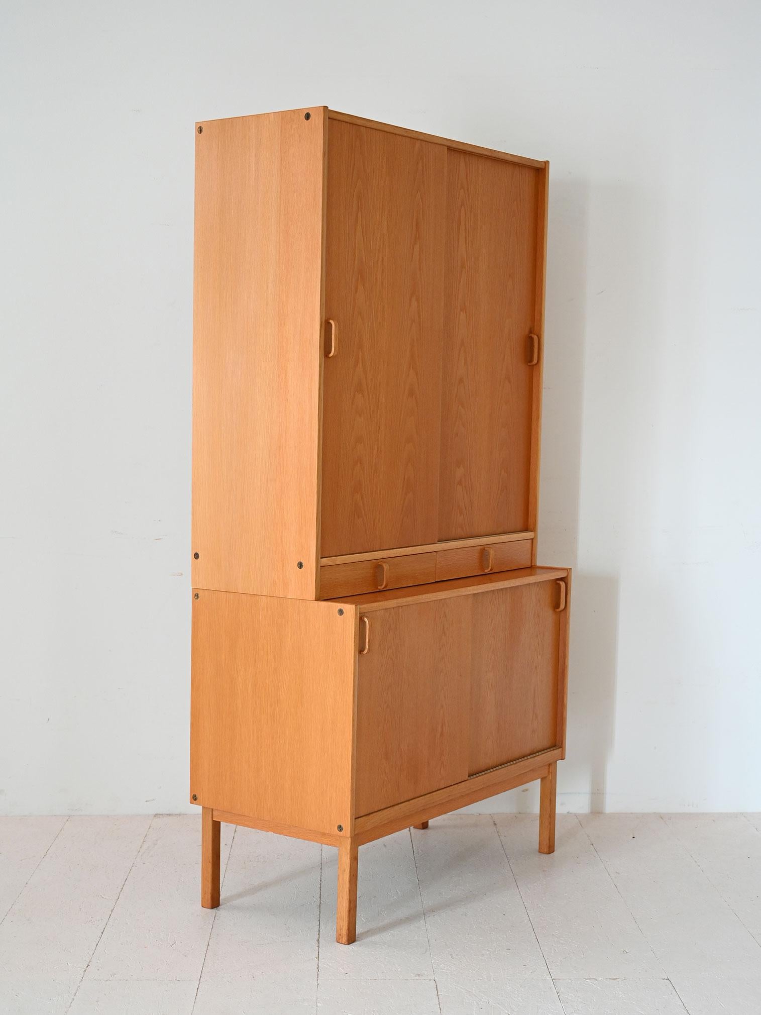 Mid-20th Century Bodafors Bibliothèque scandinave en chêne en vente