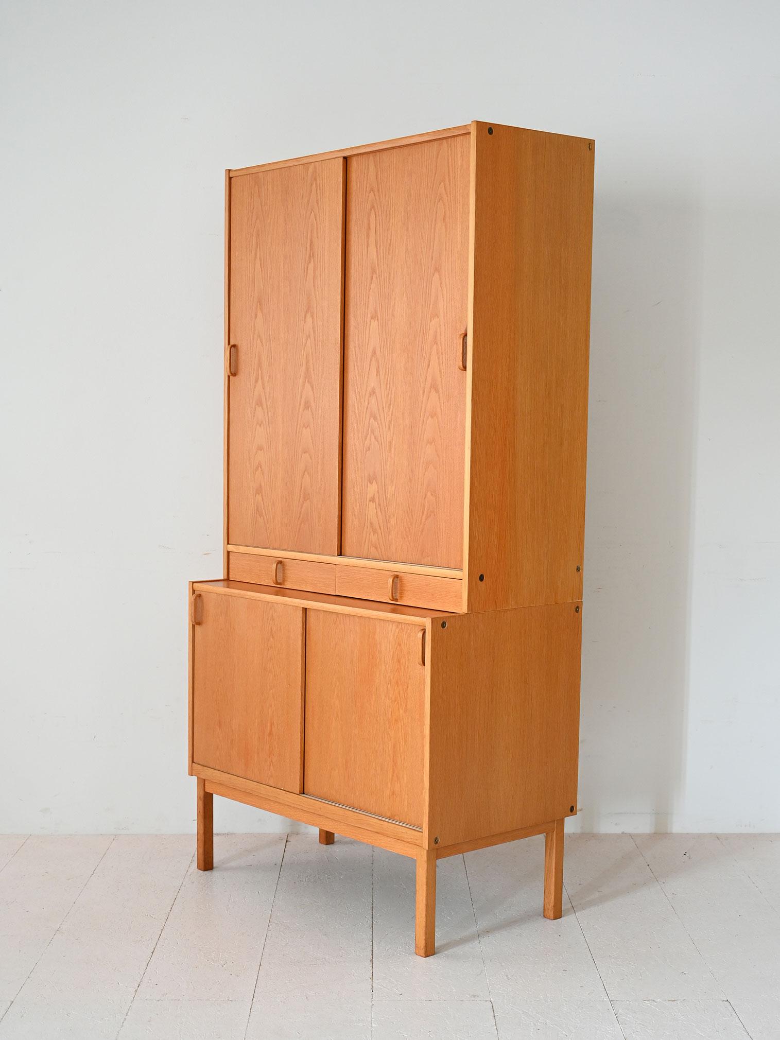 Chêne Bodafors Bibliothèque scandinave en chêne en vente