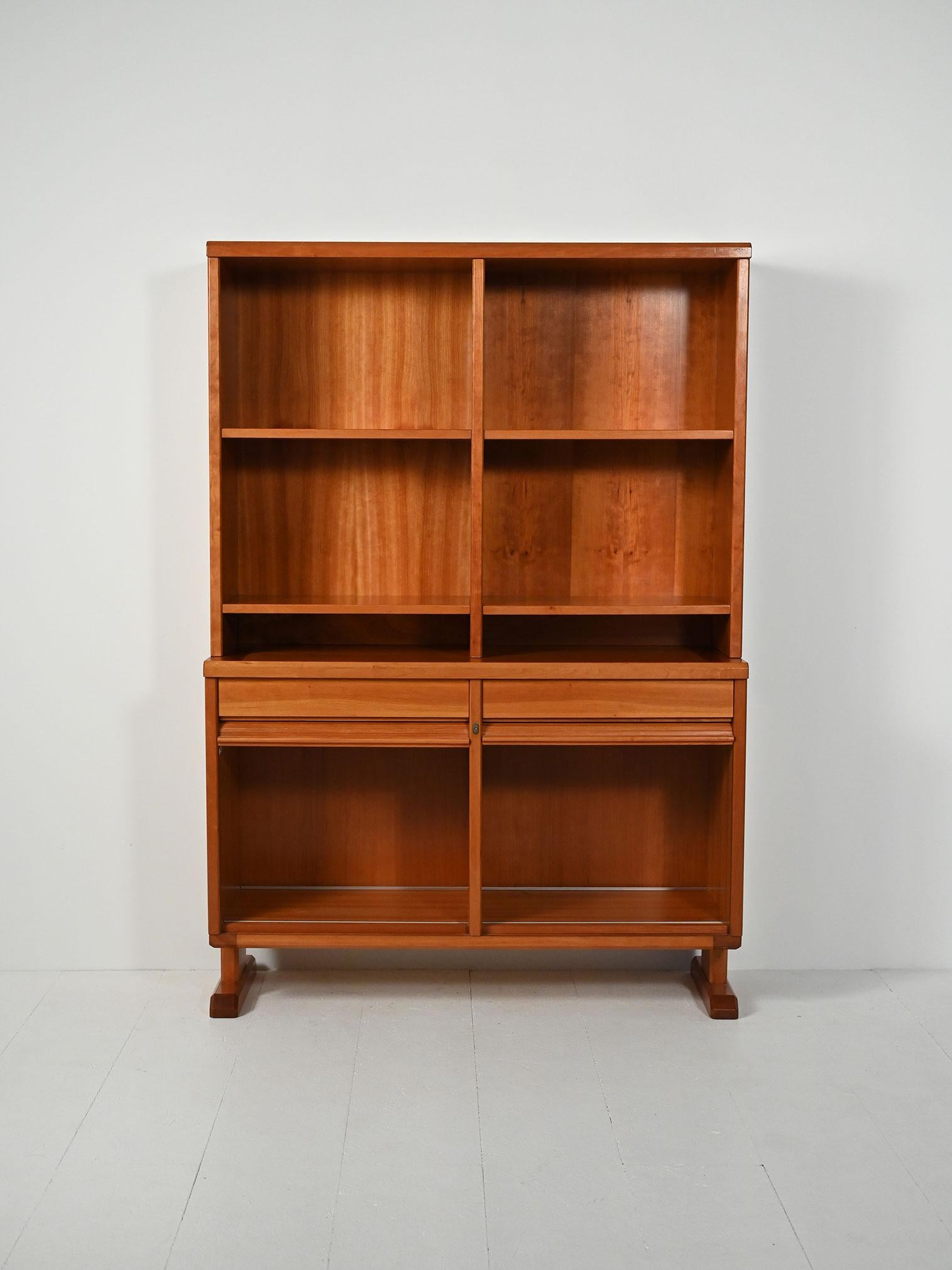 Scandinave moderne Bibliothèque scandinave avec buffet et tablettes, années 40/50 en vente