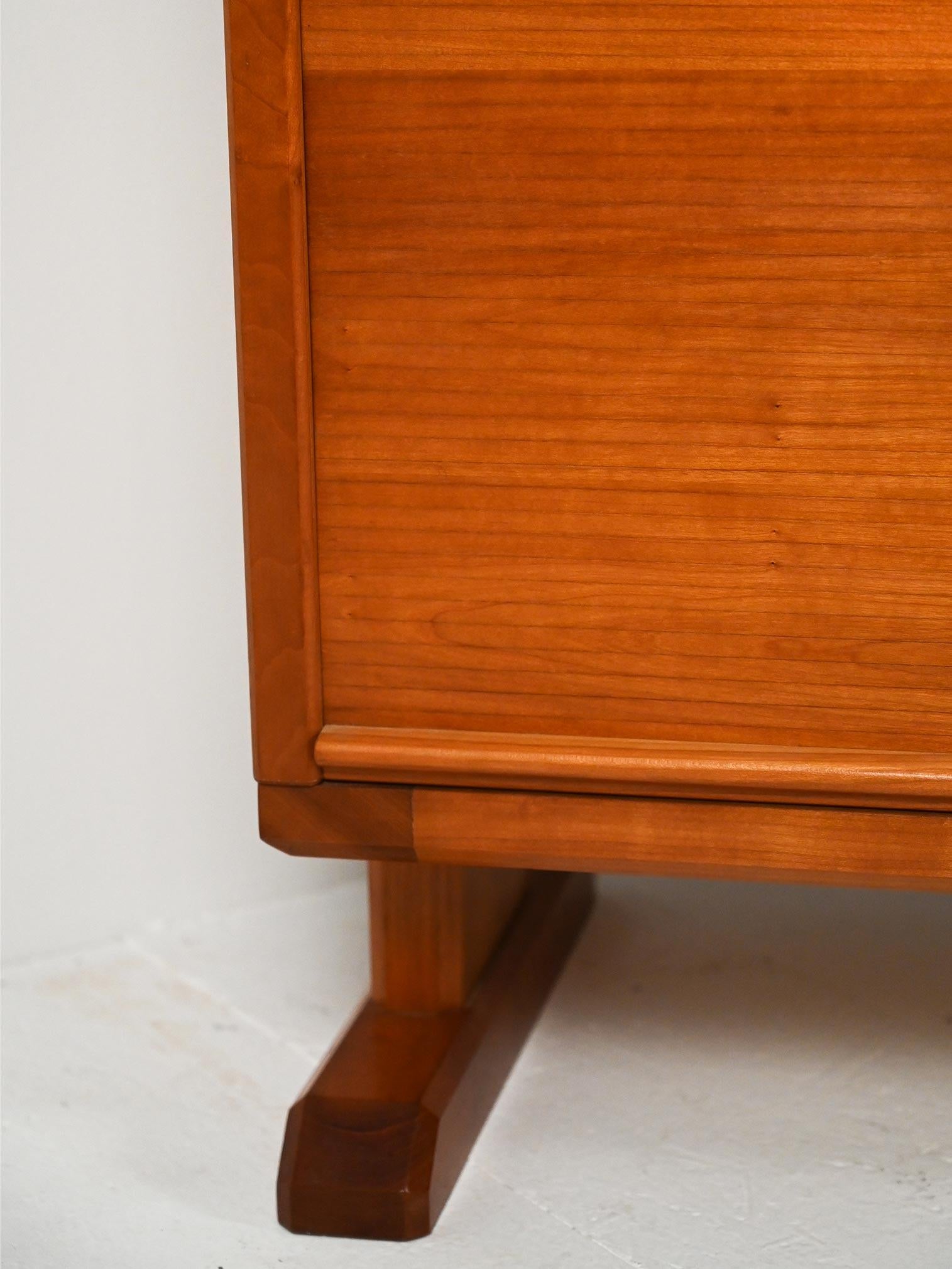 Chêne Bibliothèque scandinave avec buffet et tablettes, années 40/50 en vente