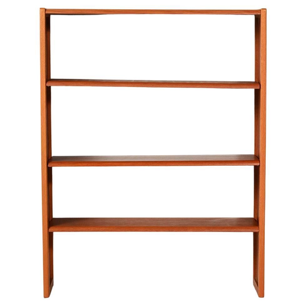 Libreria scandinava in rovere e teak con ripiani regolabili