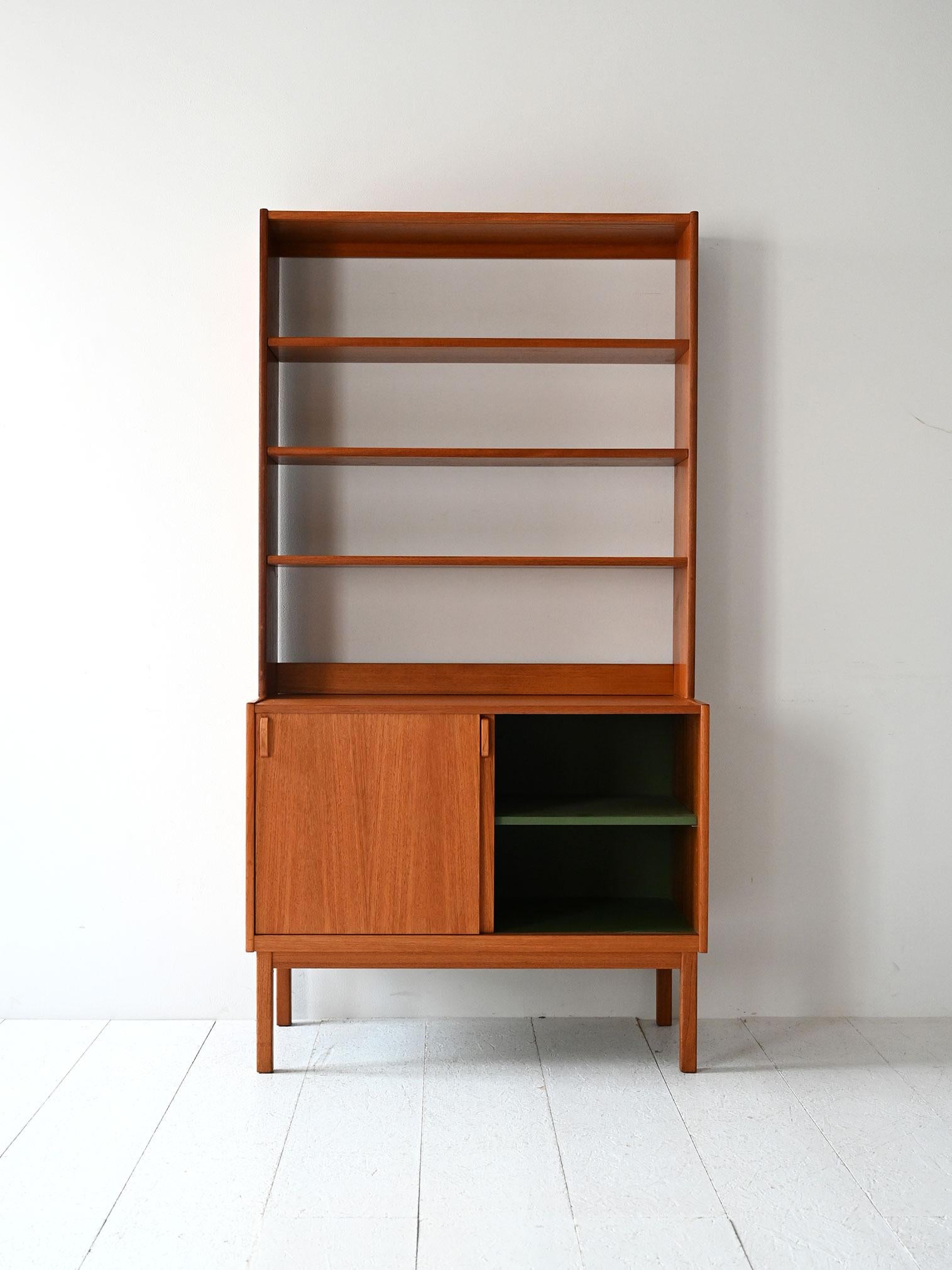 Scandinave moderne Bibliothèque scandinave en teck des années 1960 par B. Fridhagen pour Bodafors en vente