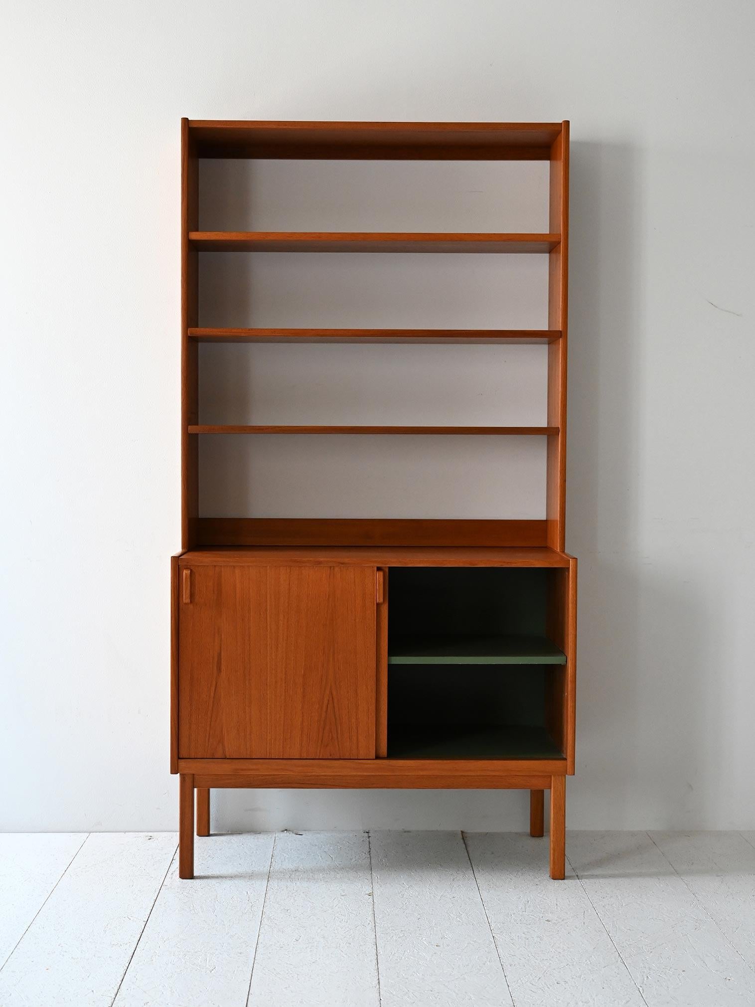 Swedish Bibliothèque scandinave en teck des années 1960 par B. Fridhagen pour Bodafors en vente
