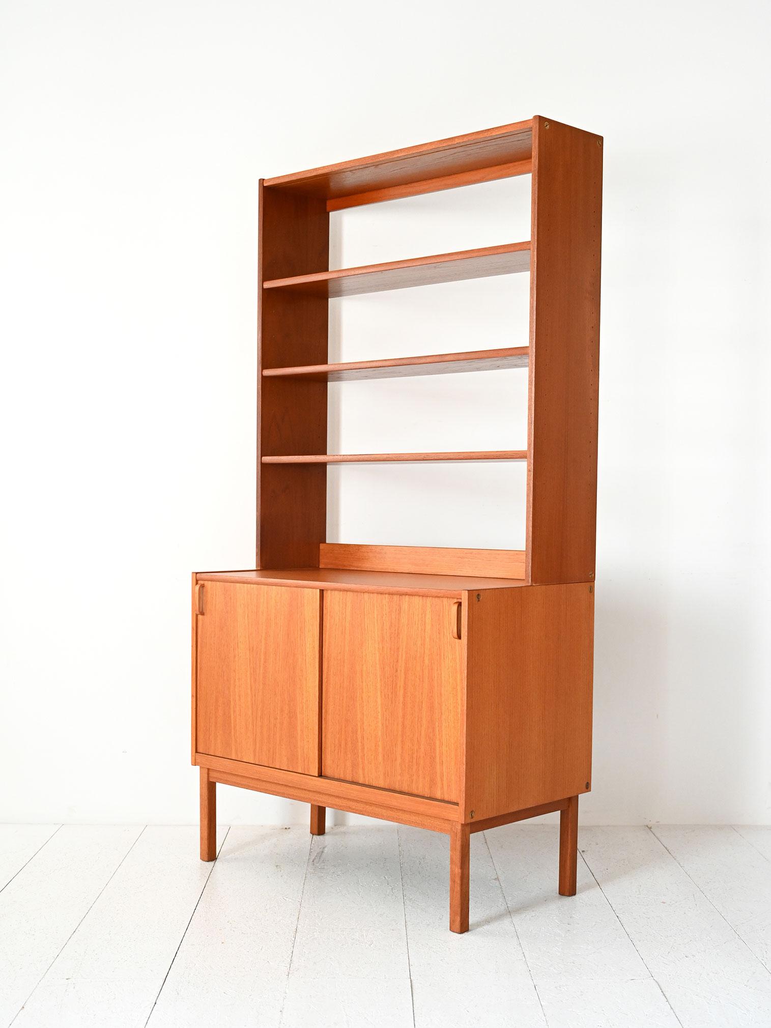 Bibliothèque scandinave en teck des années 1960 par B. Fridhagen pour Bodafors Bon état - En vente à Brescia, IT