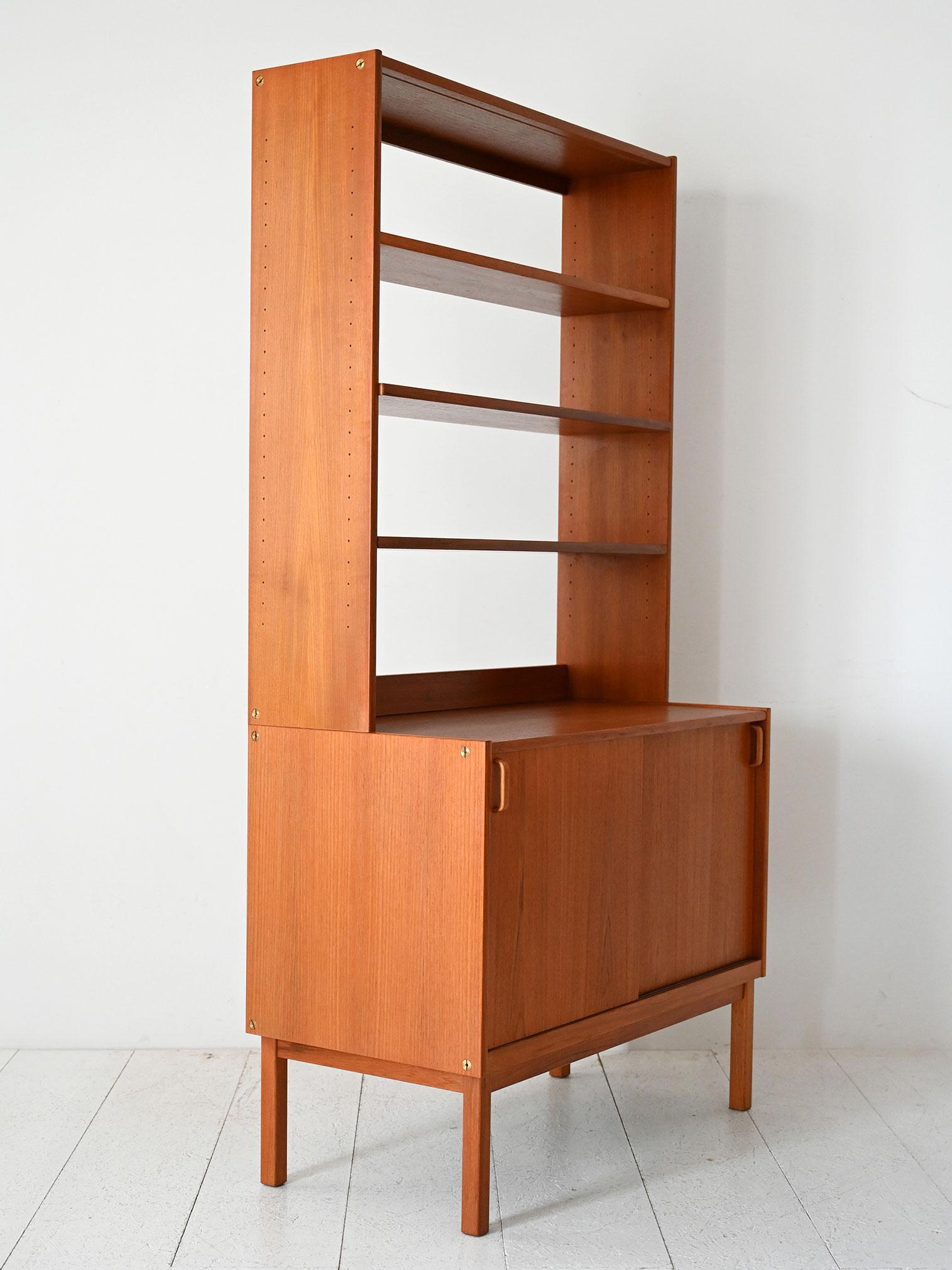 Bibliothèque scandinave en teck des années 1960 par B. Fridhagen pour Bodafors Bon état - En vente à Brescia, IT