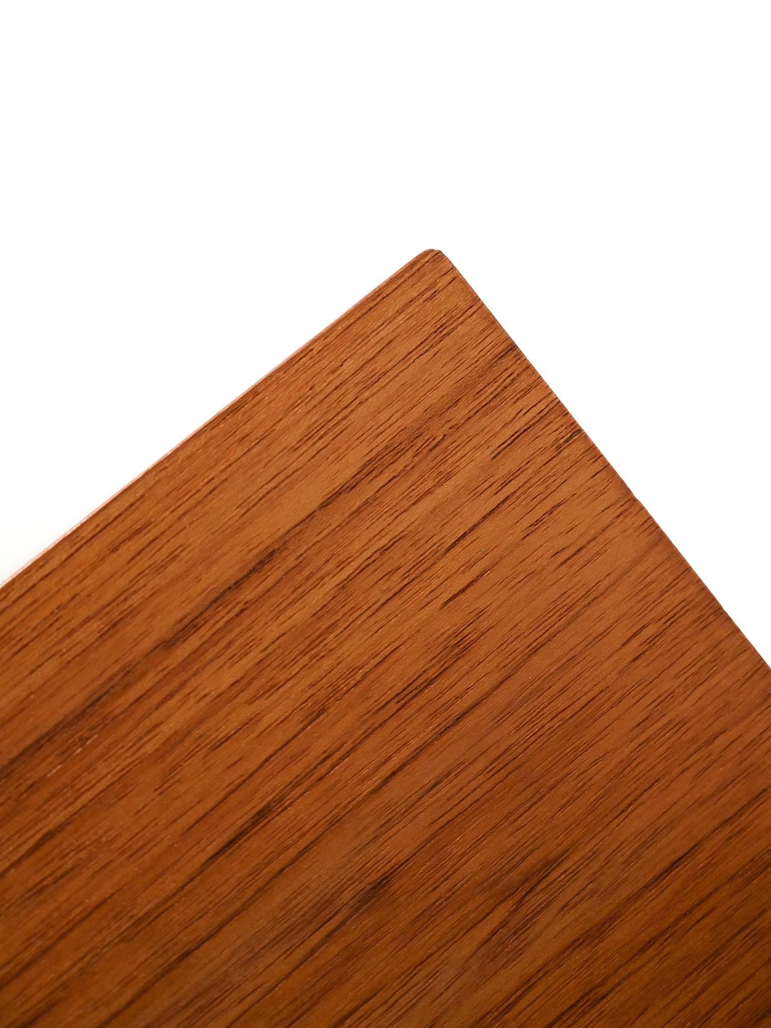 Libreria scandinava in teak con vetrina (Teakholz) im Angebot