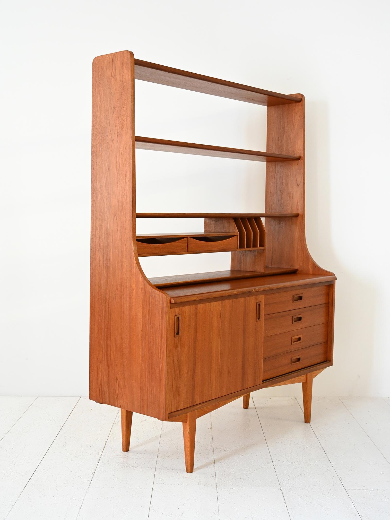 Vintage Scandinavian bookcase with 1950s sideboard In Good Condition For Sale In Brescia, IT