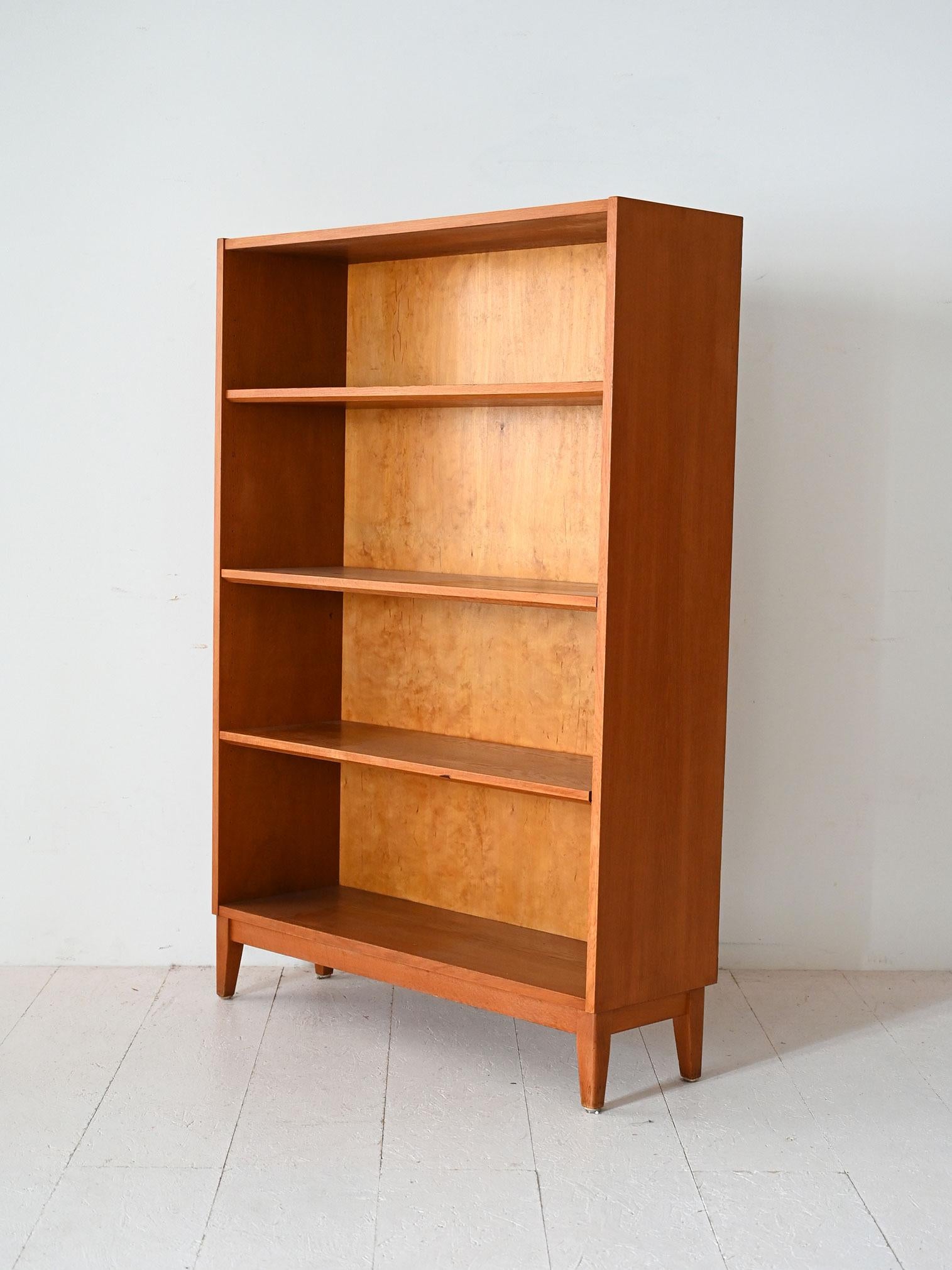 Scandinavian vintage oak bookcase In Good Condition For Sale In Brescia, IT