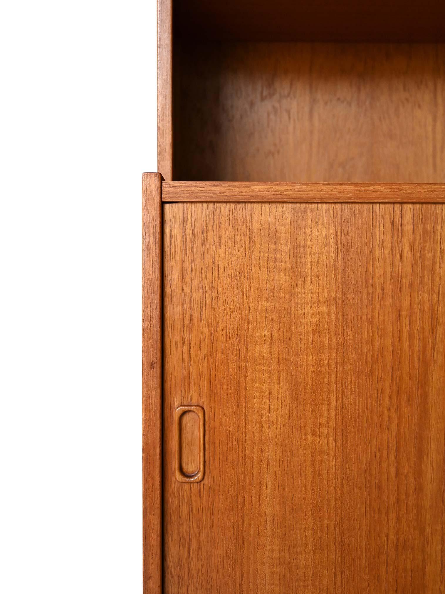 Teck Bibliothèque vintage en teck scandinave avec joints apparents en vente