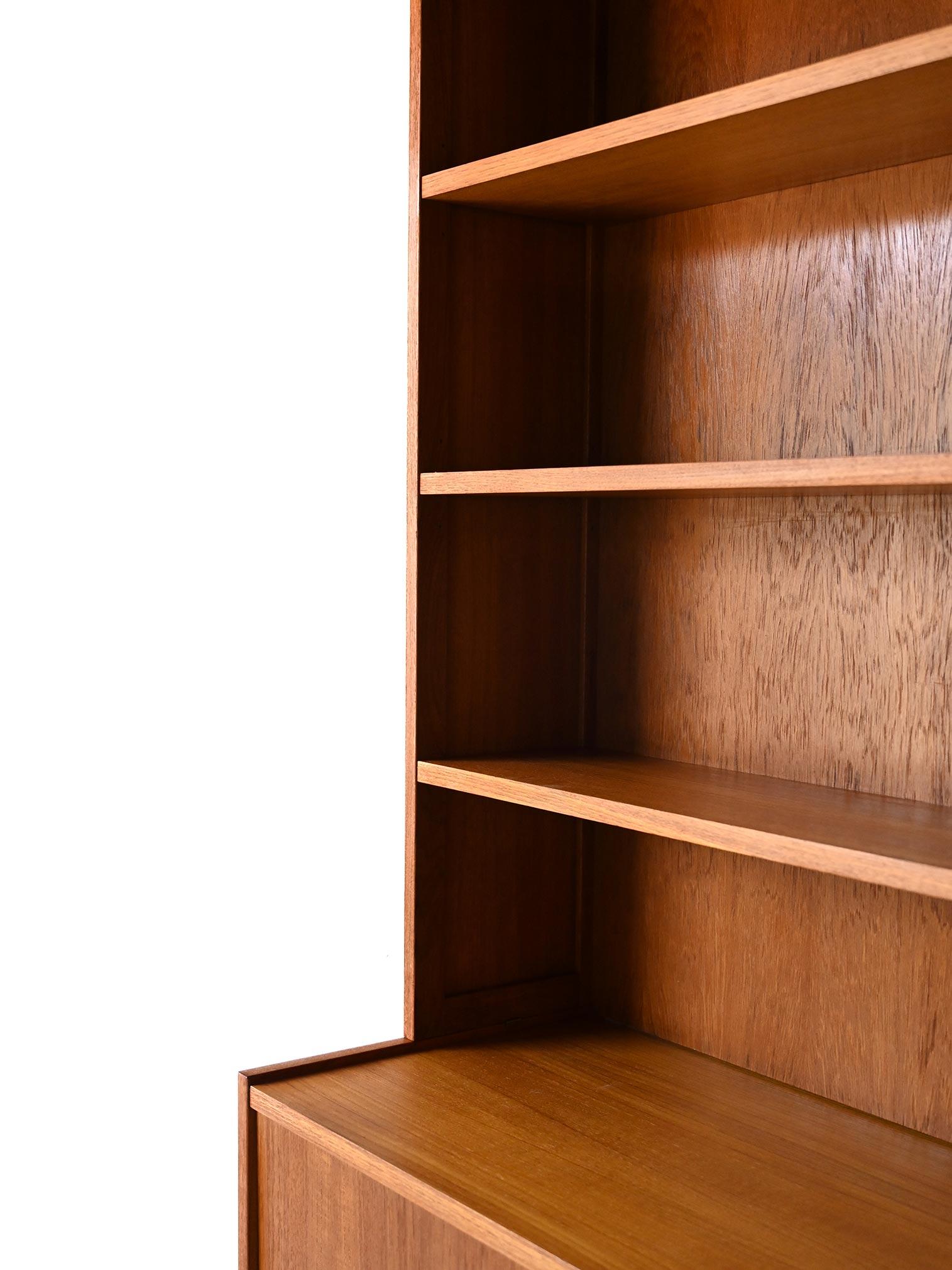 Bibliothèque vintage en teck scandinave avec joints apparents en vente 1