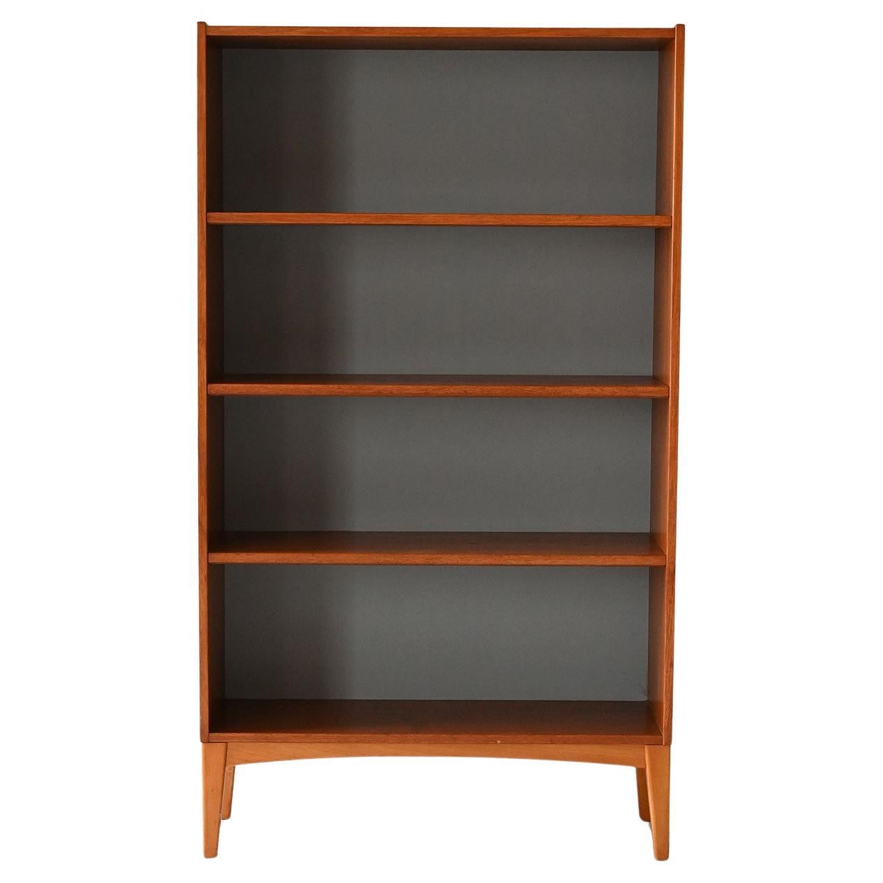 Bibliothèque vintage en teck scandinave avec étagères en vente