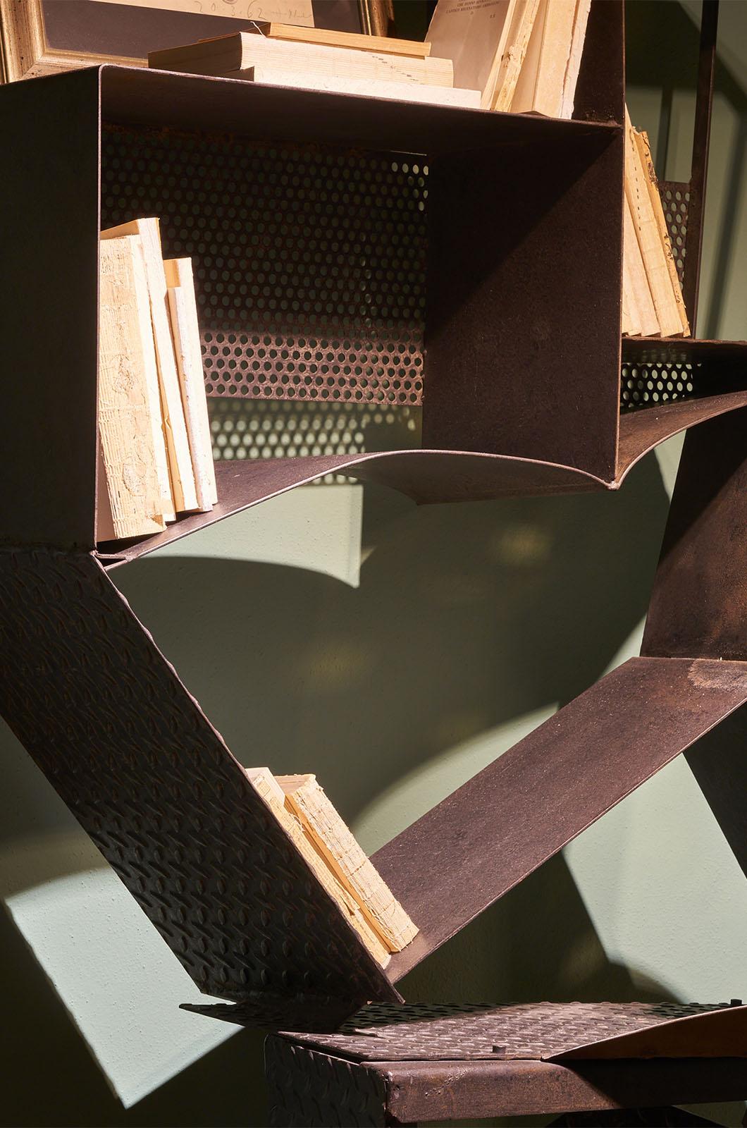 Late 20th Century Libreria Scultura Container di Roberto Mora per Dilmos in vendita