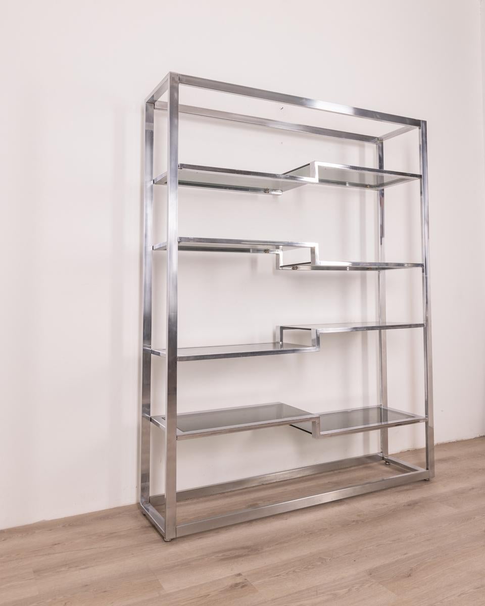 Vintage 1970s chrome metal and glass bookcase Italian design For Sale 4