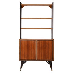 Libreria vintage con dettagli neri