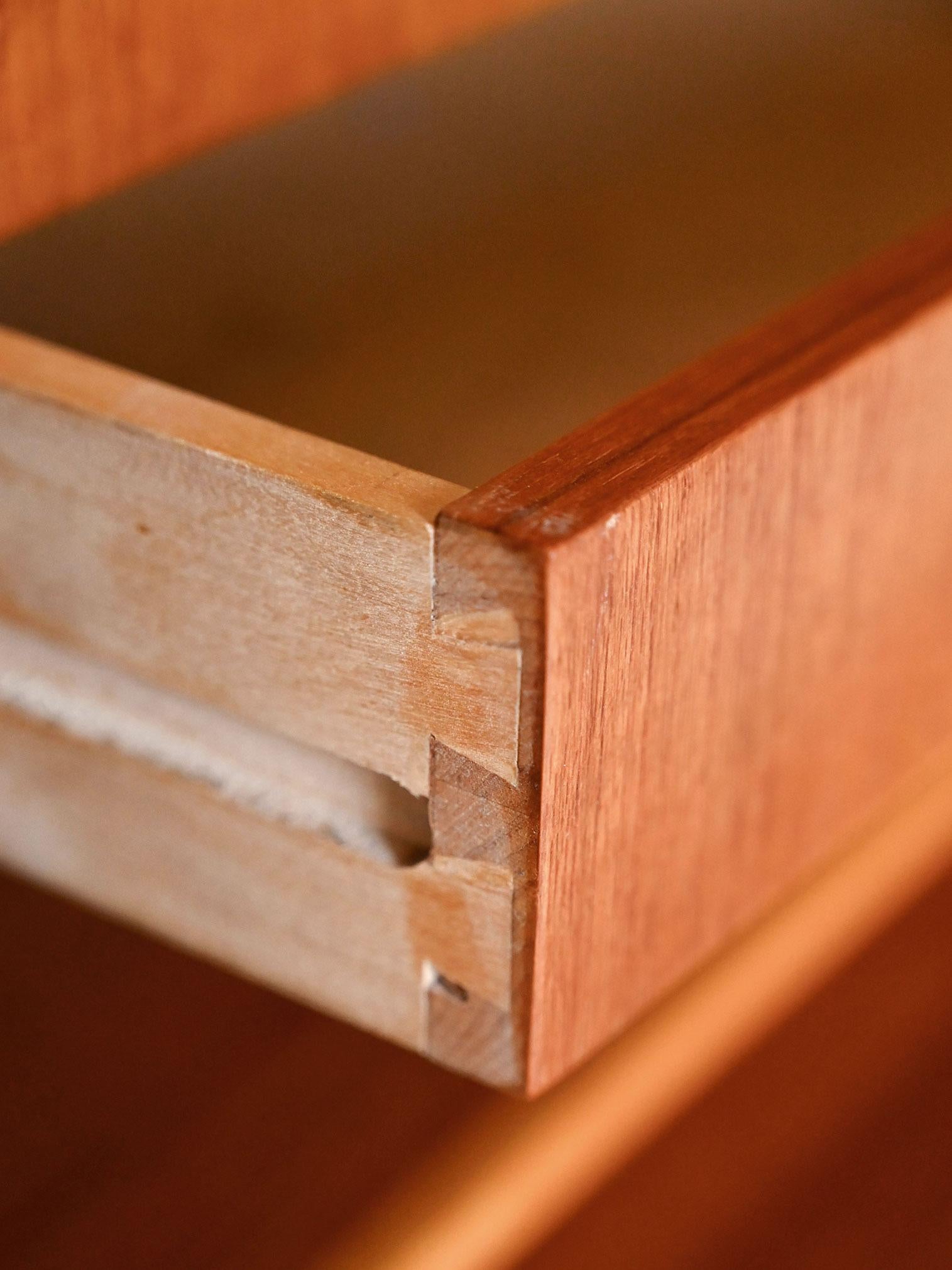 Vintage bookcase with writing desk 2