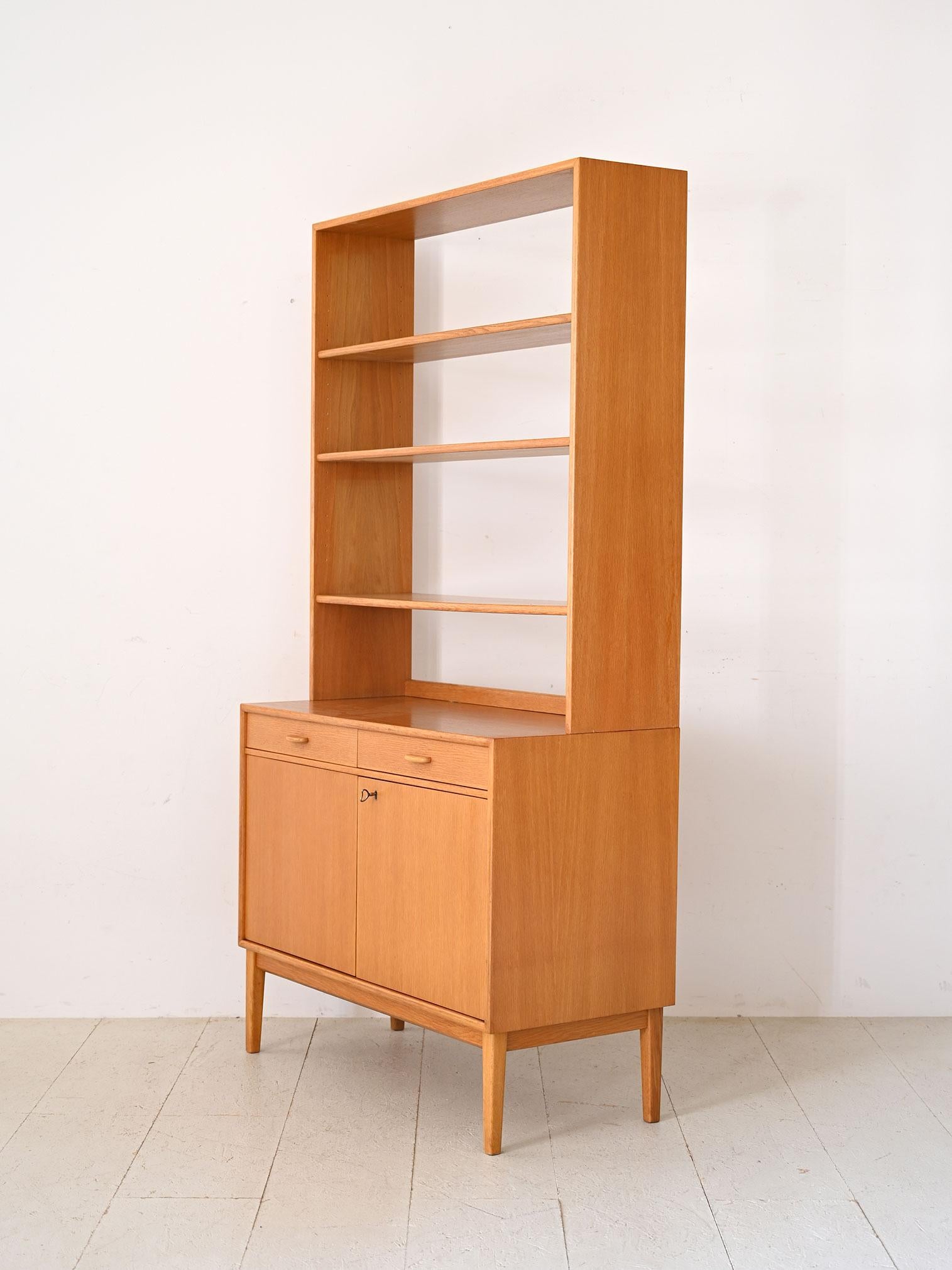 Libreria vintage in rovere In condizioni buone in vendita a Brescia, IT