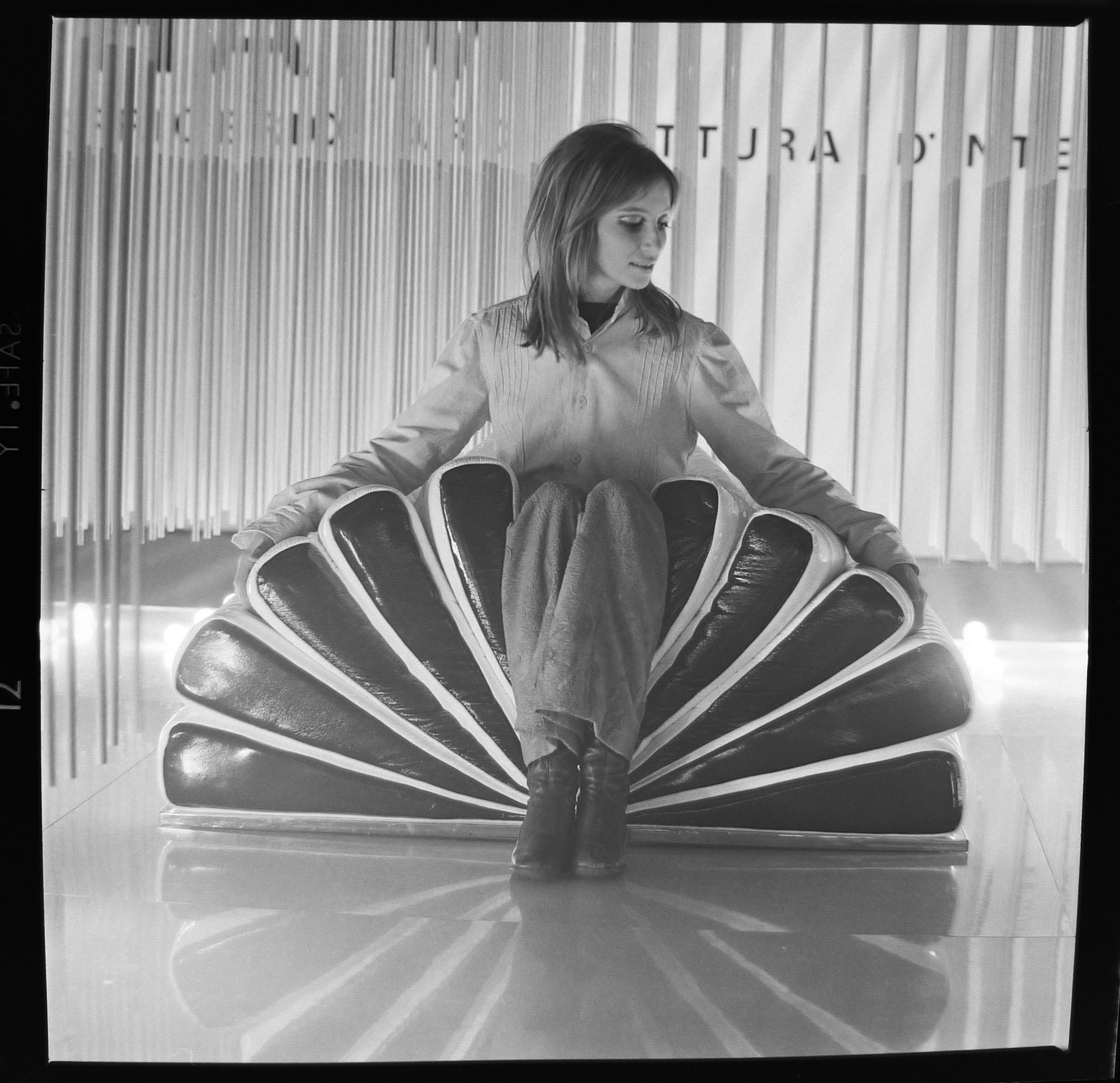 Libro Armchair by Gianni Pareschi and Umberto Orsoni for Gruppo Dam, 1970 For Sale 3