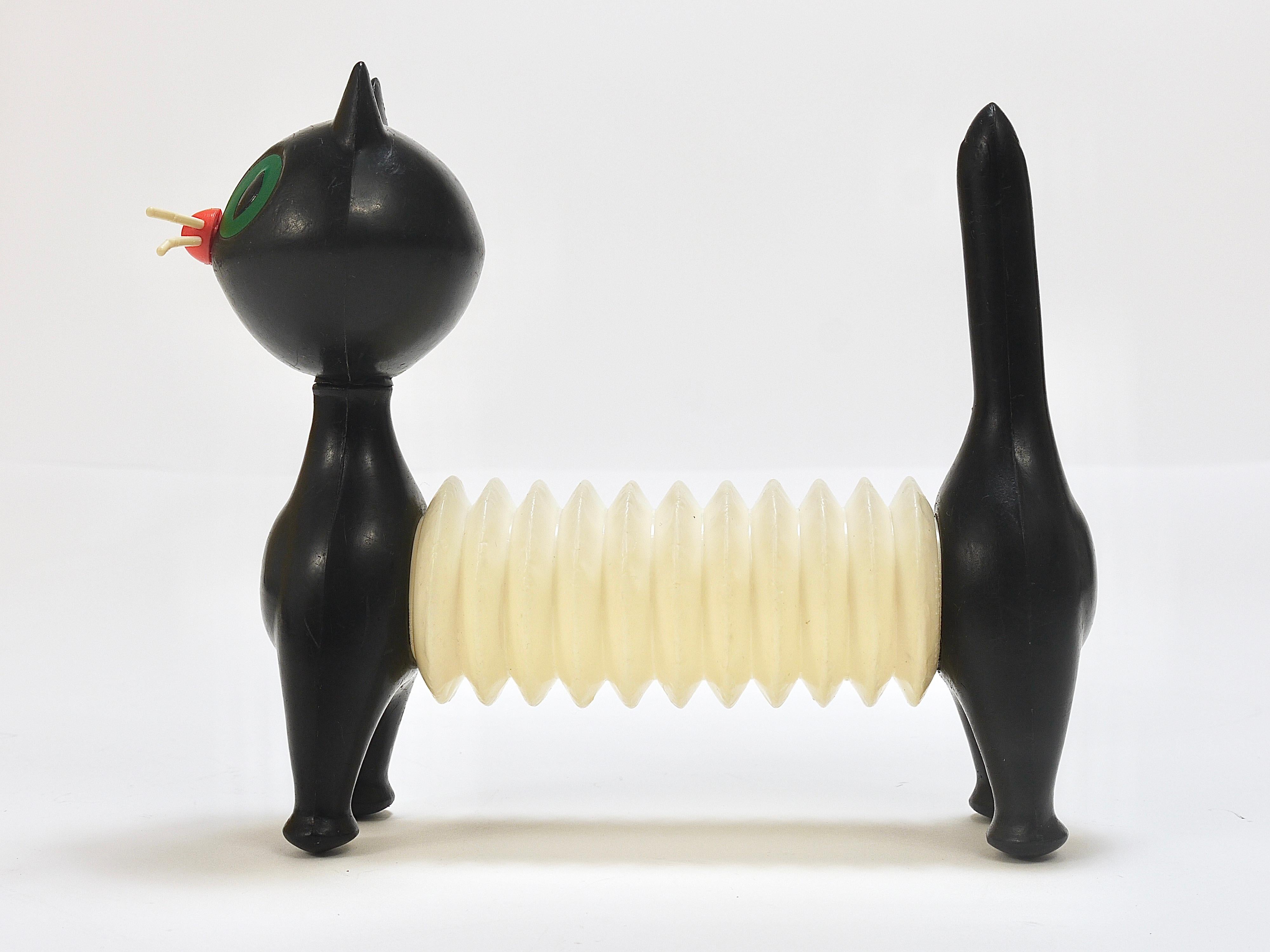 Libuse Niklova Accordion Squeaky Toy Cat „Tomcat“ by Fatra, Czechoslovakia 1960s For Sale 5