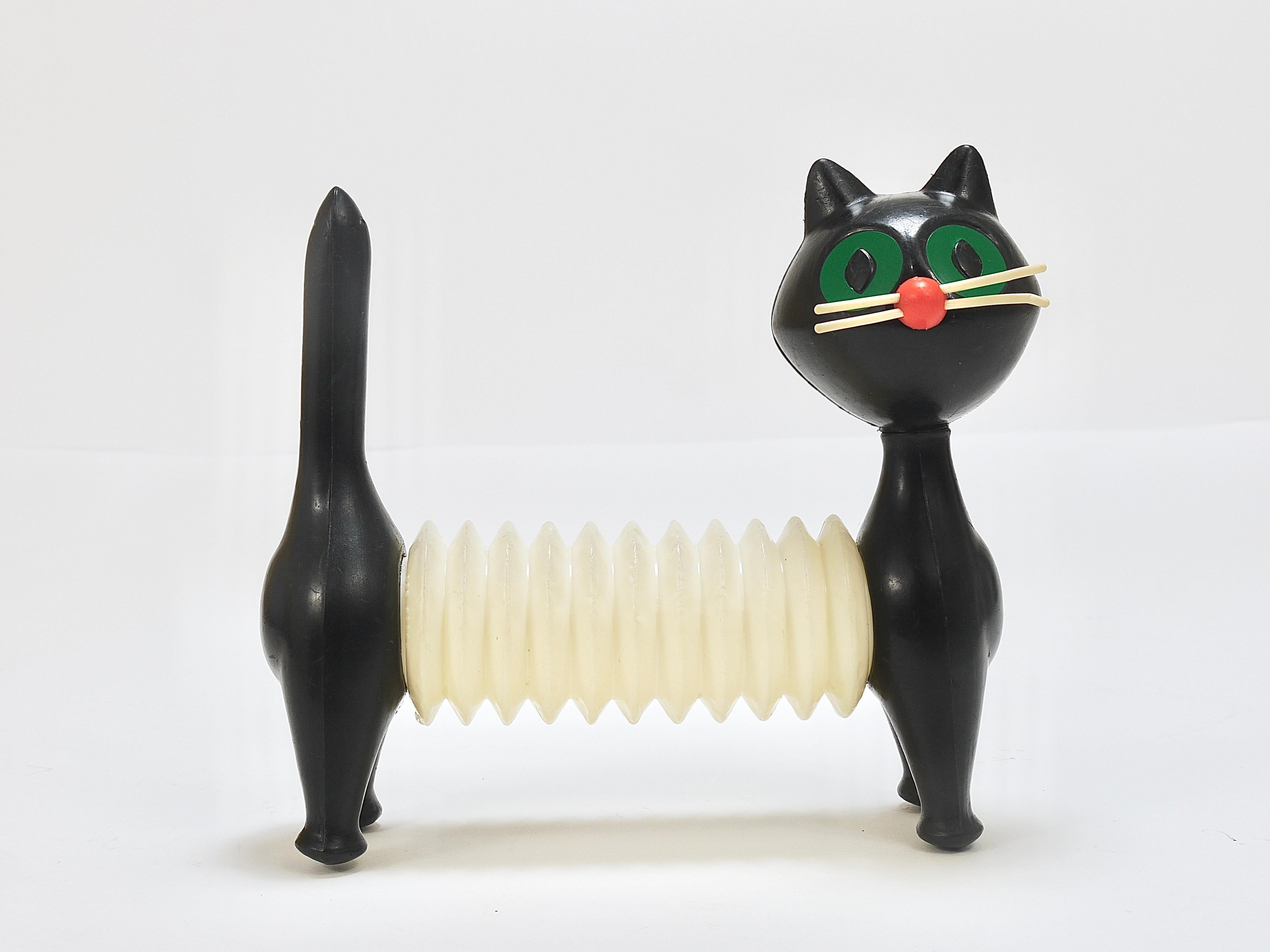 Libuse Niklova Accordion Squeaky Toy Cat „Tomcat“ by Fatra, Czechoslovakia 1960s For Sale 8