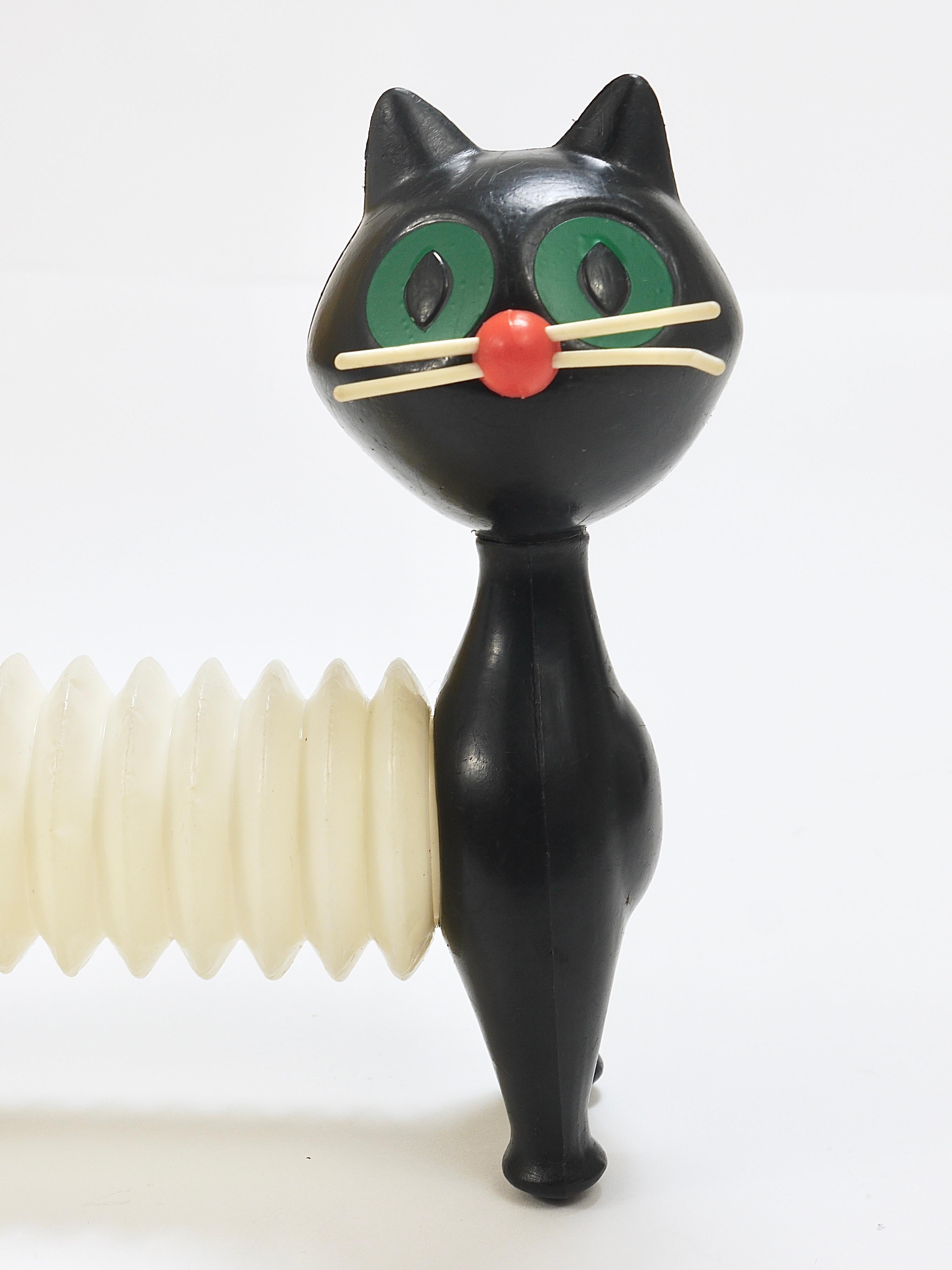 Libuse Niklova Accordion Squeaky Toy Cat „Tomcat“ by Fatra, Czechoslovakia 1960s For Sale 9