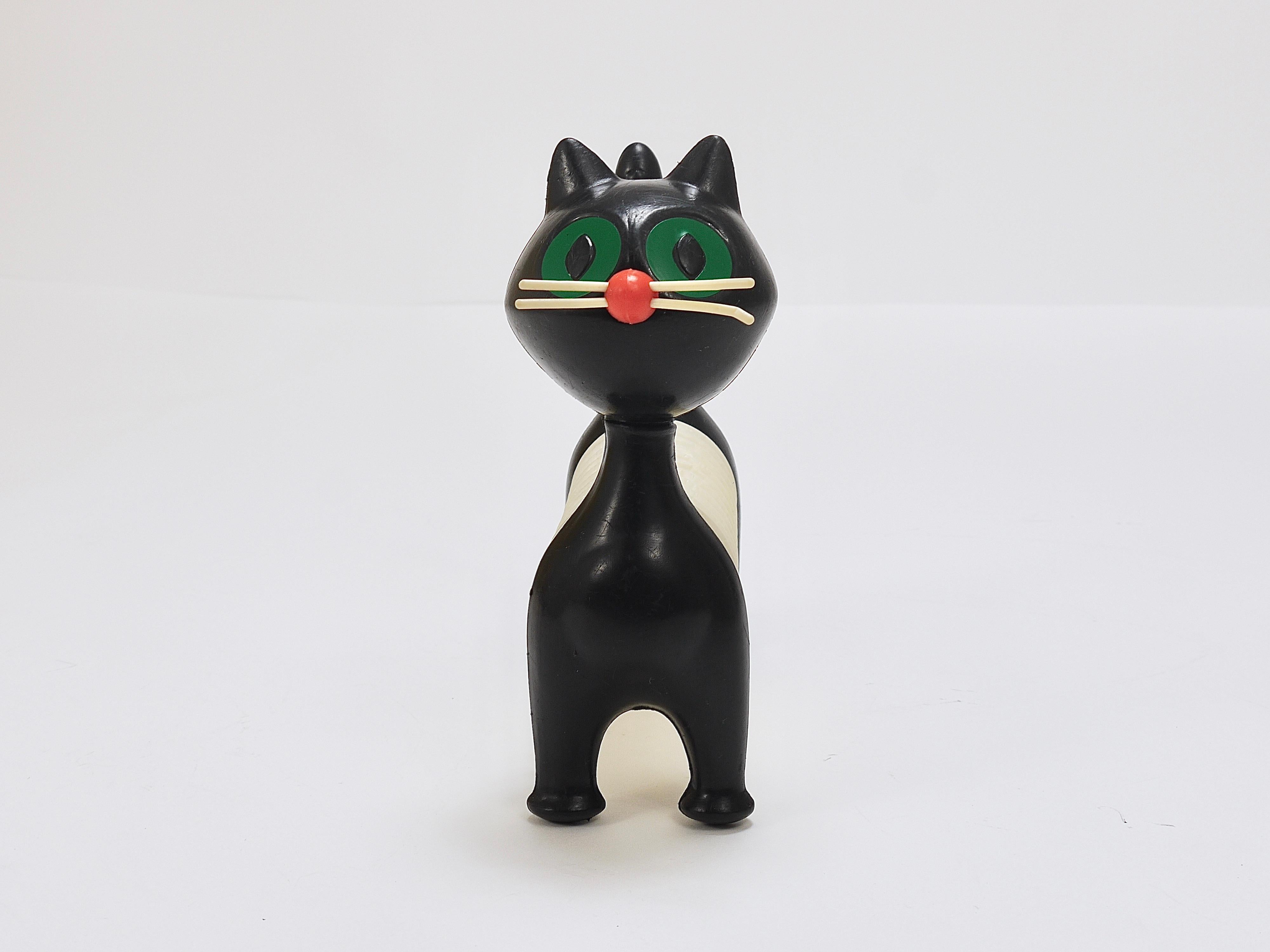 Libuse Niklova Accordion Squeaky Toy Cat „Tomcat“ by Fatra, Czechoslovakia 1960s For Sale 1