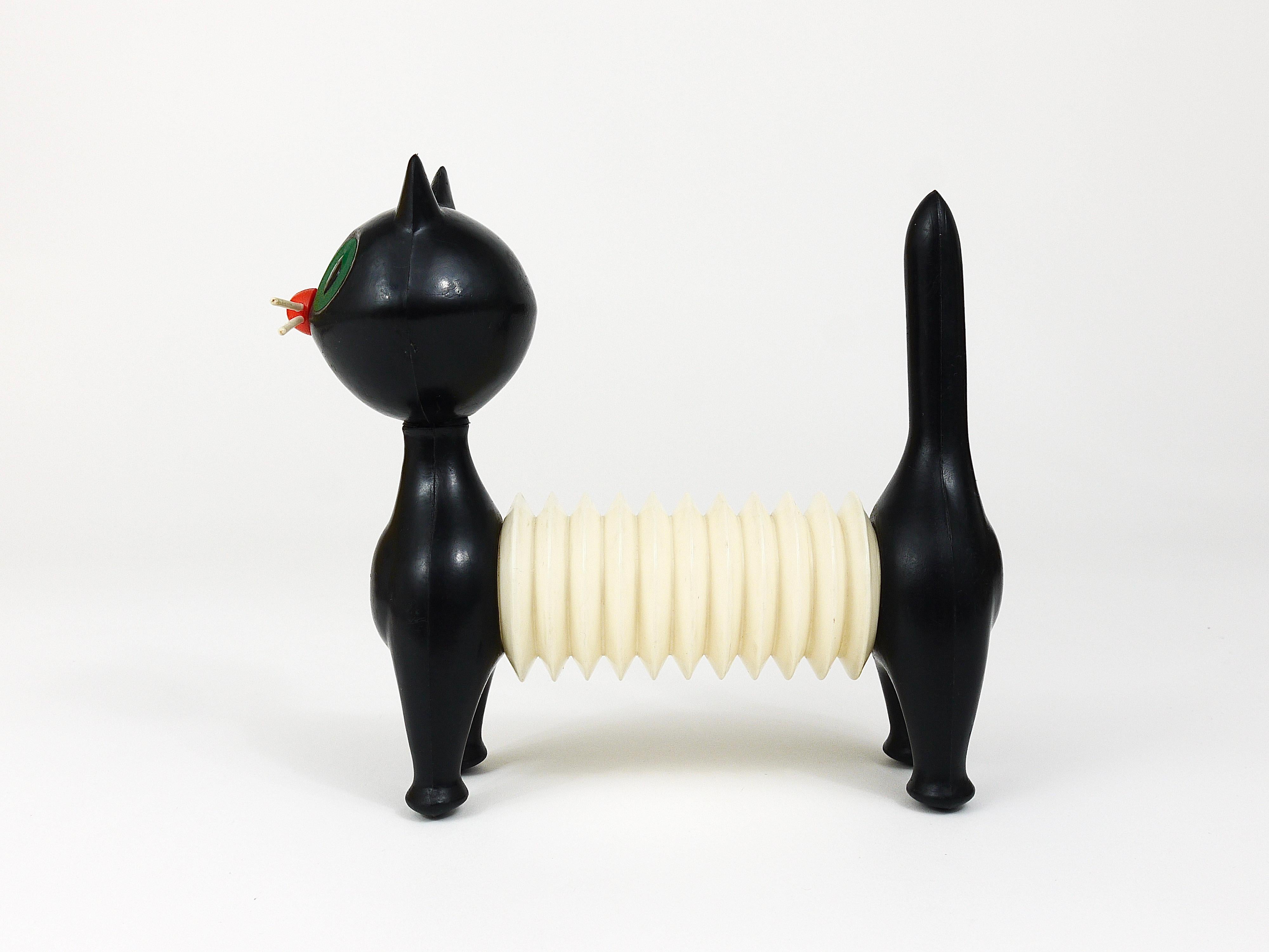 Plastic Libuse Niklova Accordion Squeaky Toy Cat „Tomcat“ by Fatra, Czechoslovakia 1960s