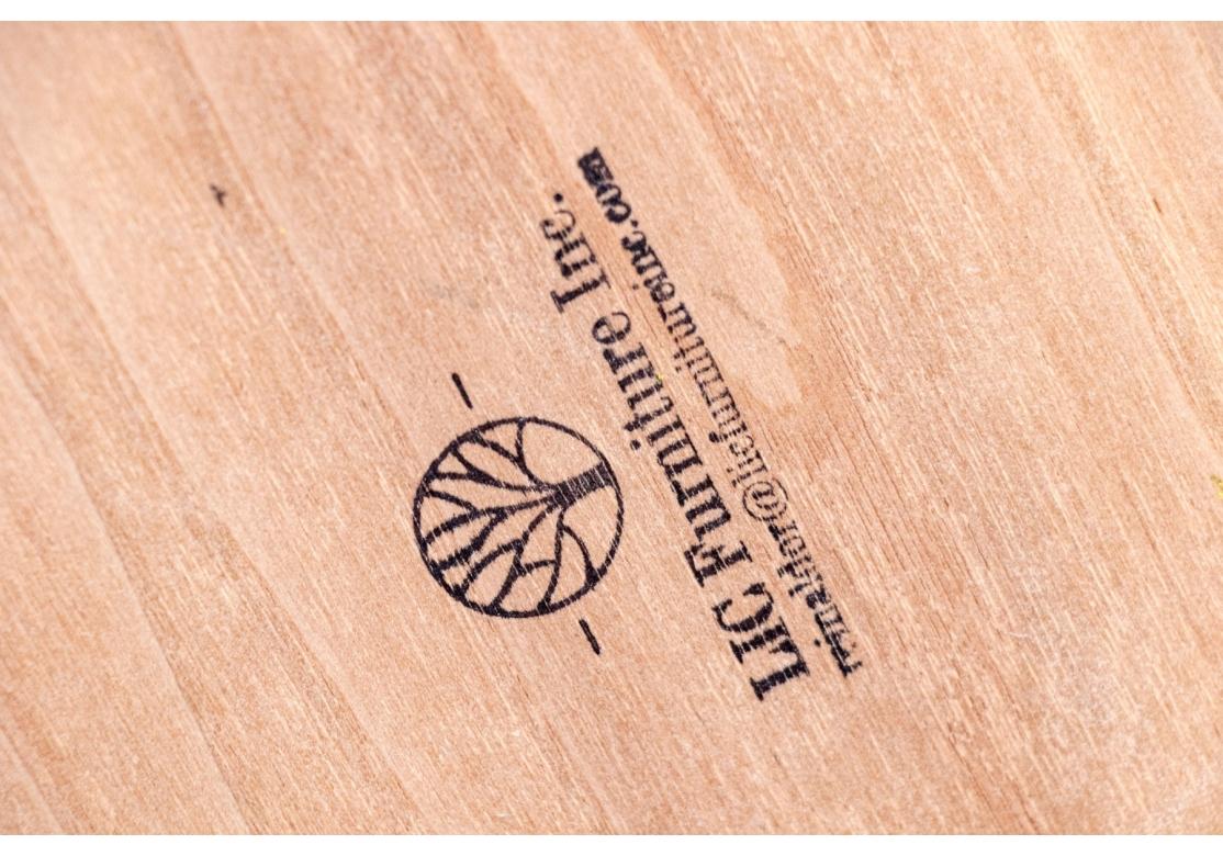 LIC Furniture CUSTOM MADE - Grand pouf rond en simili-cuir, fait sur mesure en vente 1