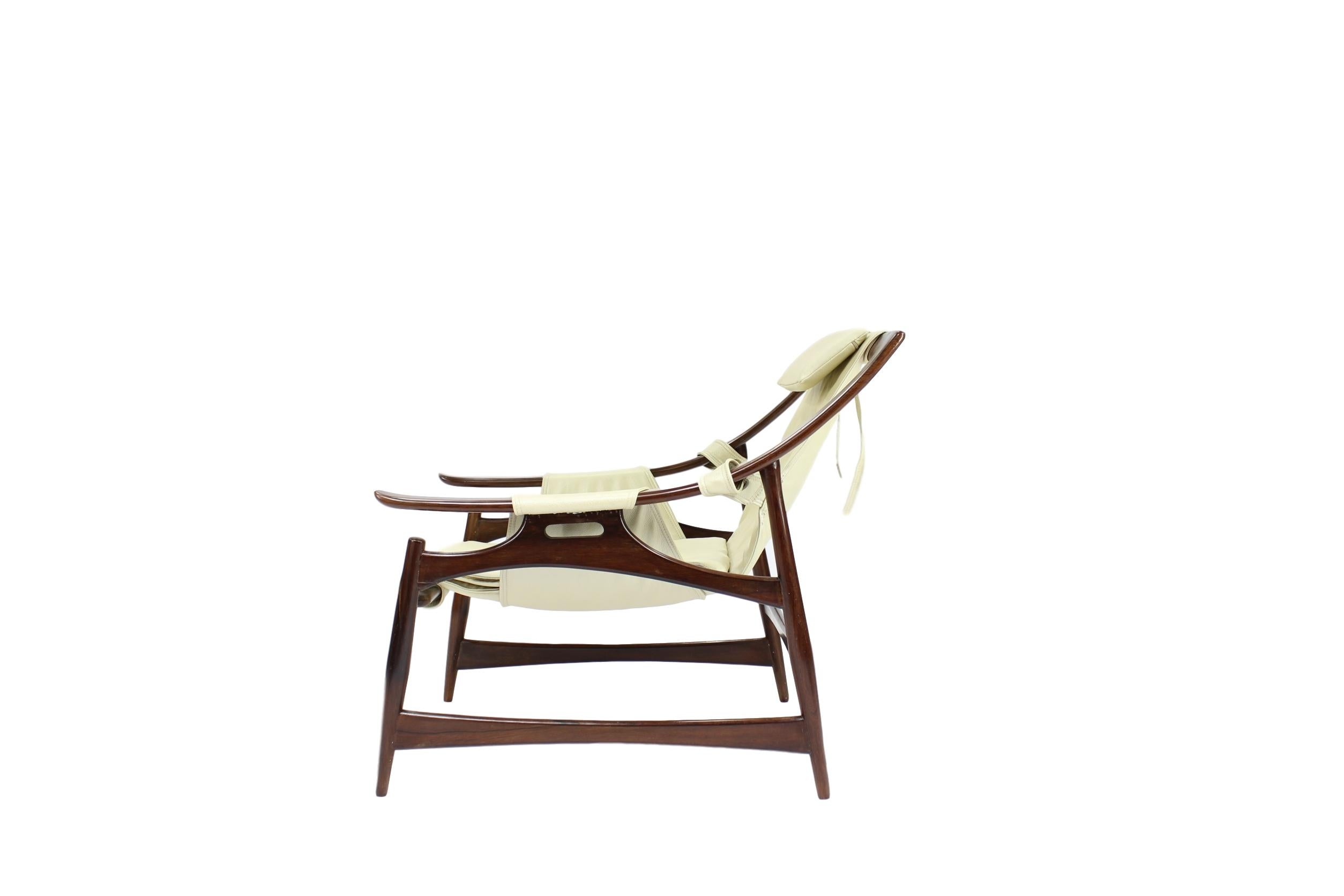 Liceu de Artes e Ofícios Lounge Chair, Weißes Leder (Brasilianisch) im Angebot