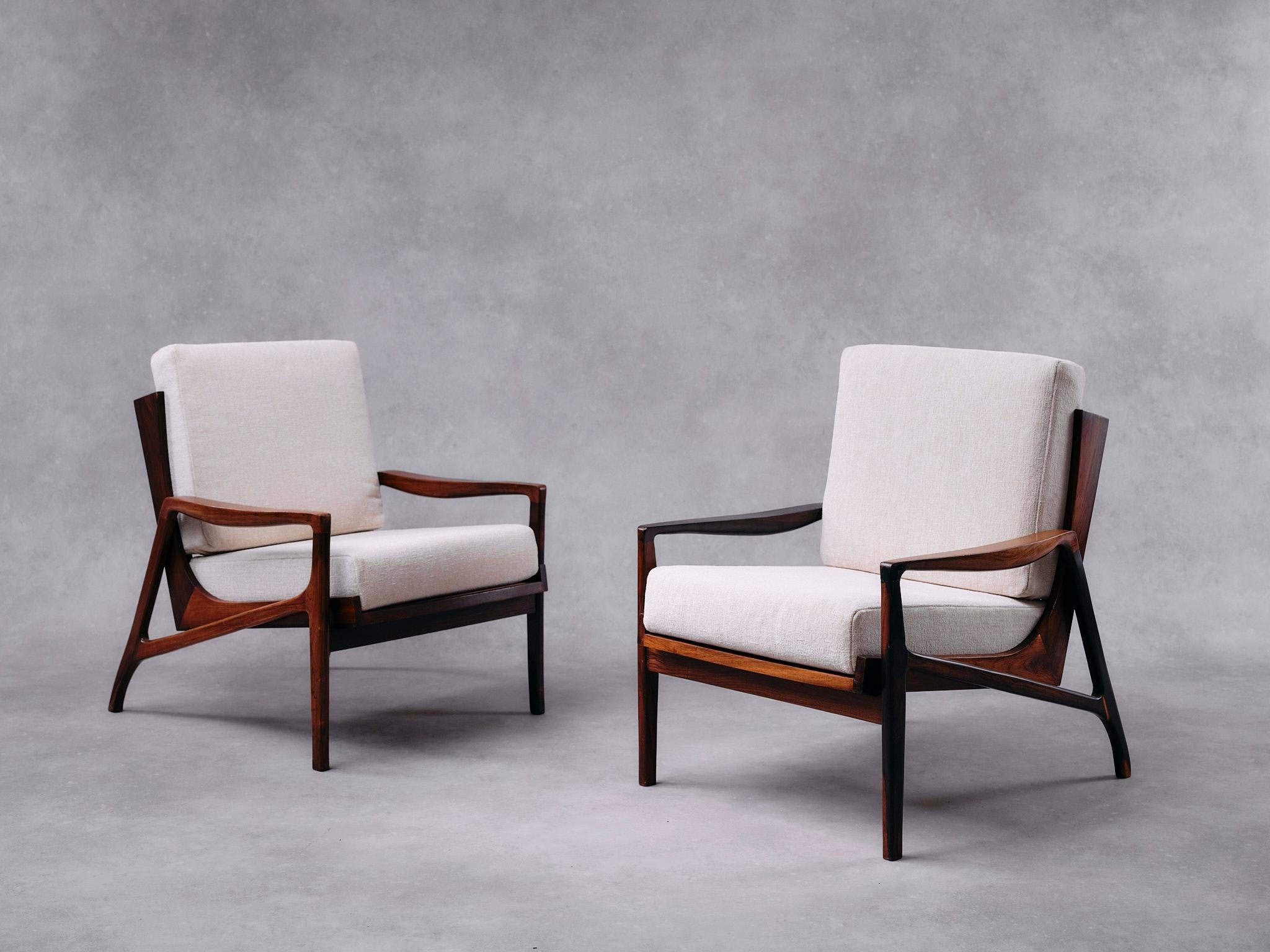 Liceu de Artes e Ofícios
Coppia di poltrone 
(divano abbinato disponibile)
Wood, tappezzeria
1960s

