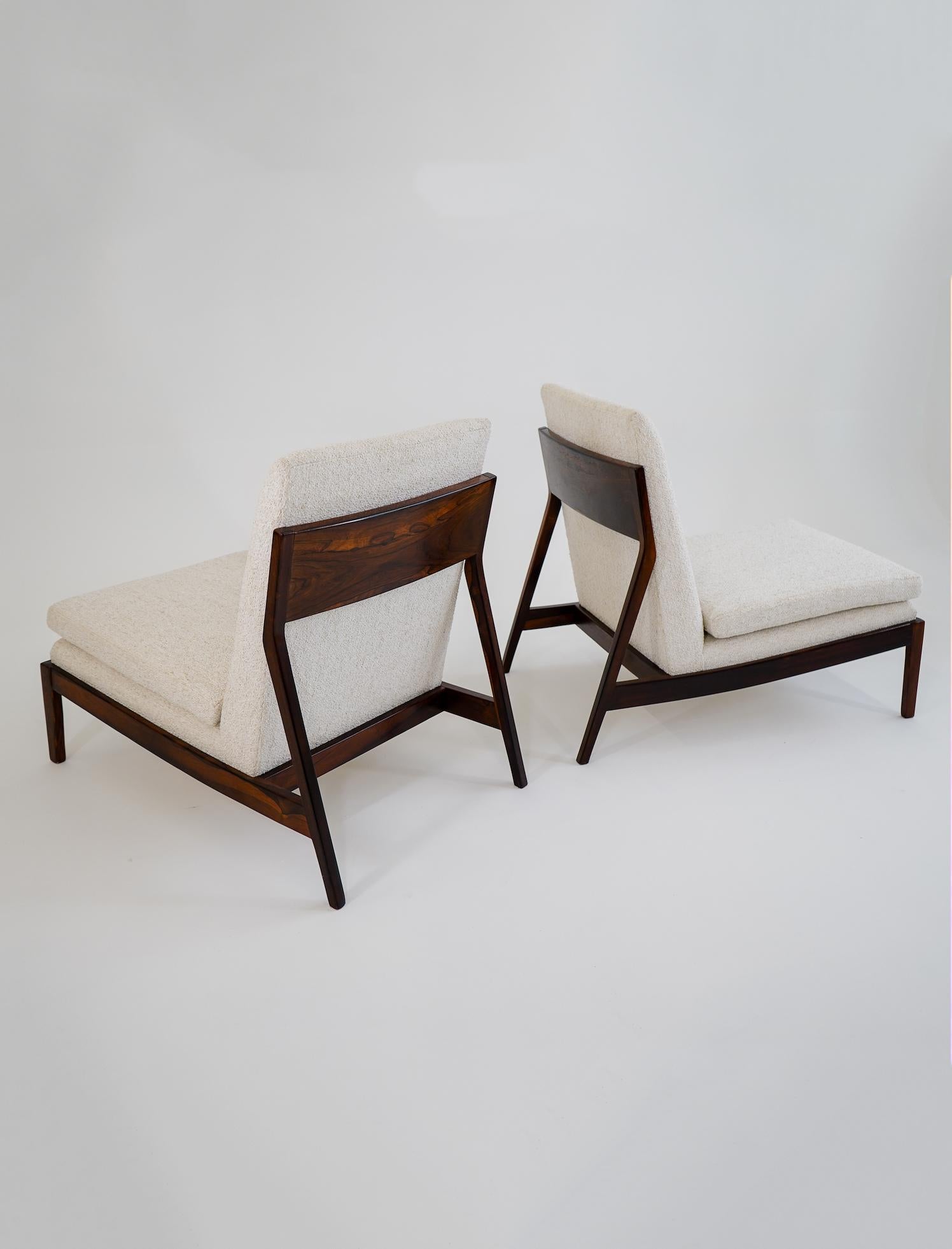 Liceu de Artes e Ofícios — Pair of Armchairs, 1960
Elegant pair of armchairs crafted by the Liceu de Artes e Ofícios, São Paulo, circa 1960. Made of solid Jacarandá wood, these pieces reflect the refined craftsmanship and timeless aesthetics that
