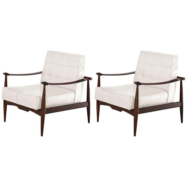 Upholstery Liceu De Artes e Oficios Pair of Midcentury Brazilian Jacaranda Armchairs Cream For Sale