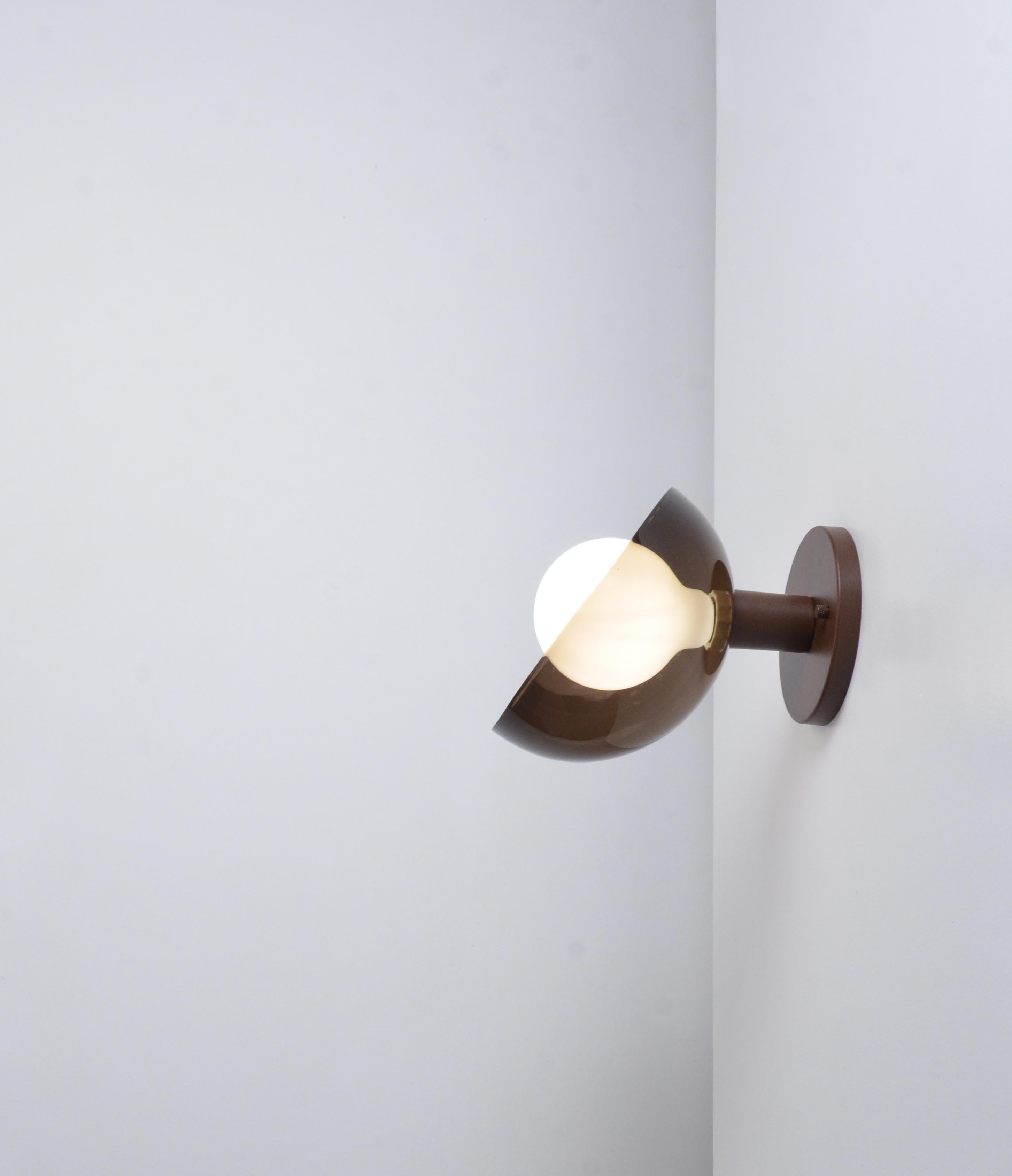 Brazilian Contemporary Acrylic and Steel Sconce For Sale 3