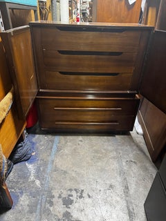 Lichtenberg and Sons Mid Century 5 Drawer Walnut Dresser