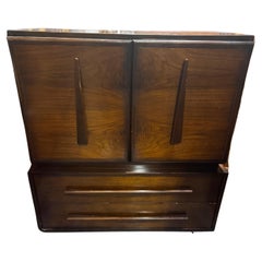 Lichtenberg and Sons Mid Century 5 Drawer Walnut Dresser