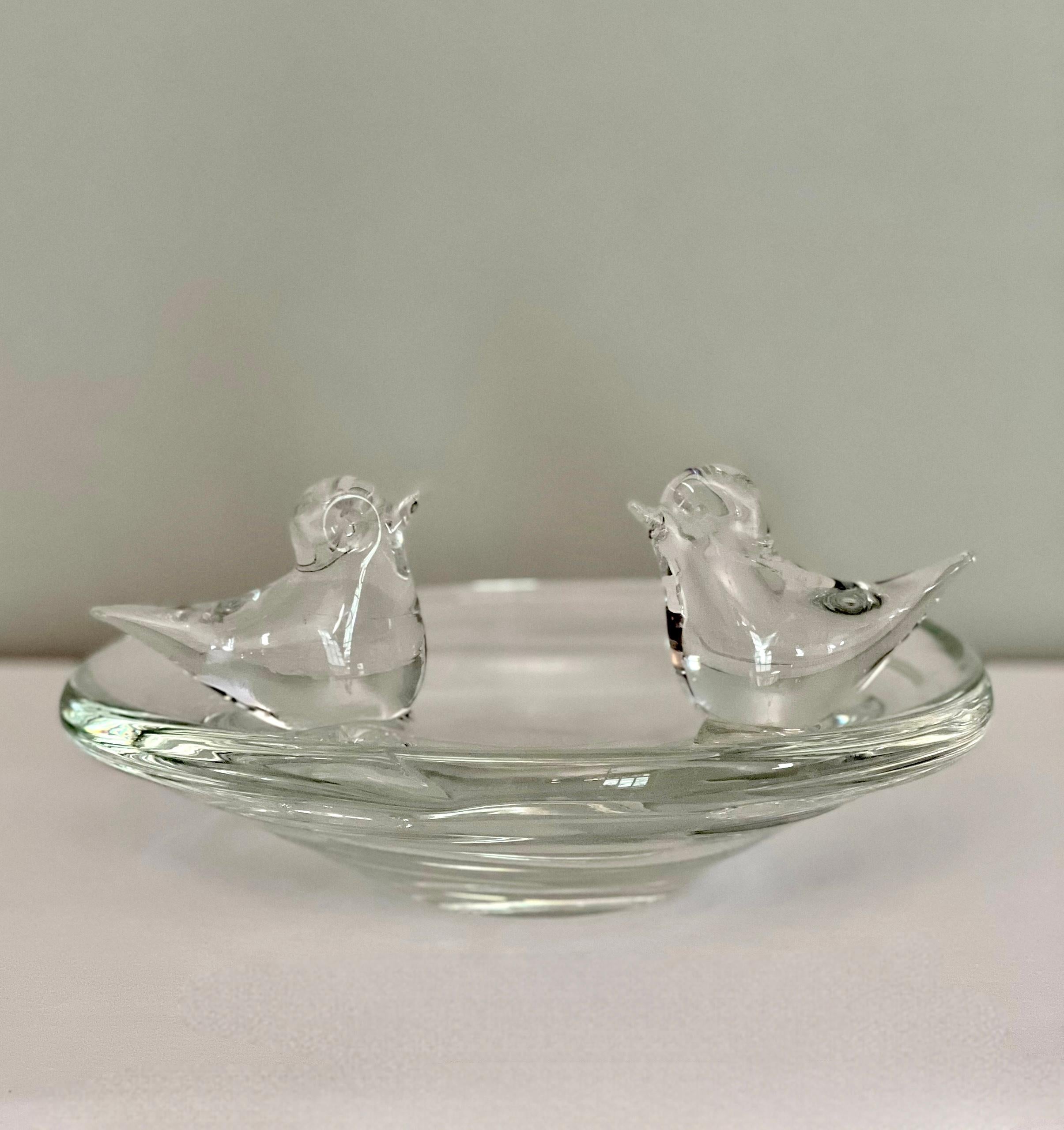 Fait main Licio Zanetti Murano Verre Clair Sculptural Bird Decorated Bowl, Signé en vente