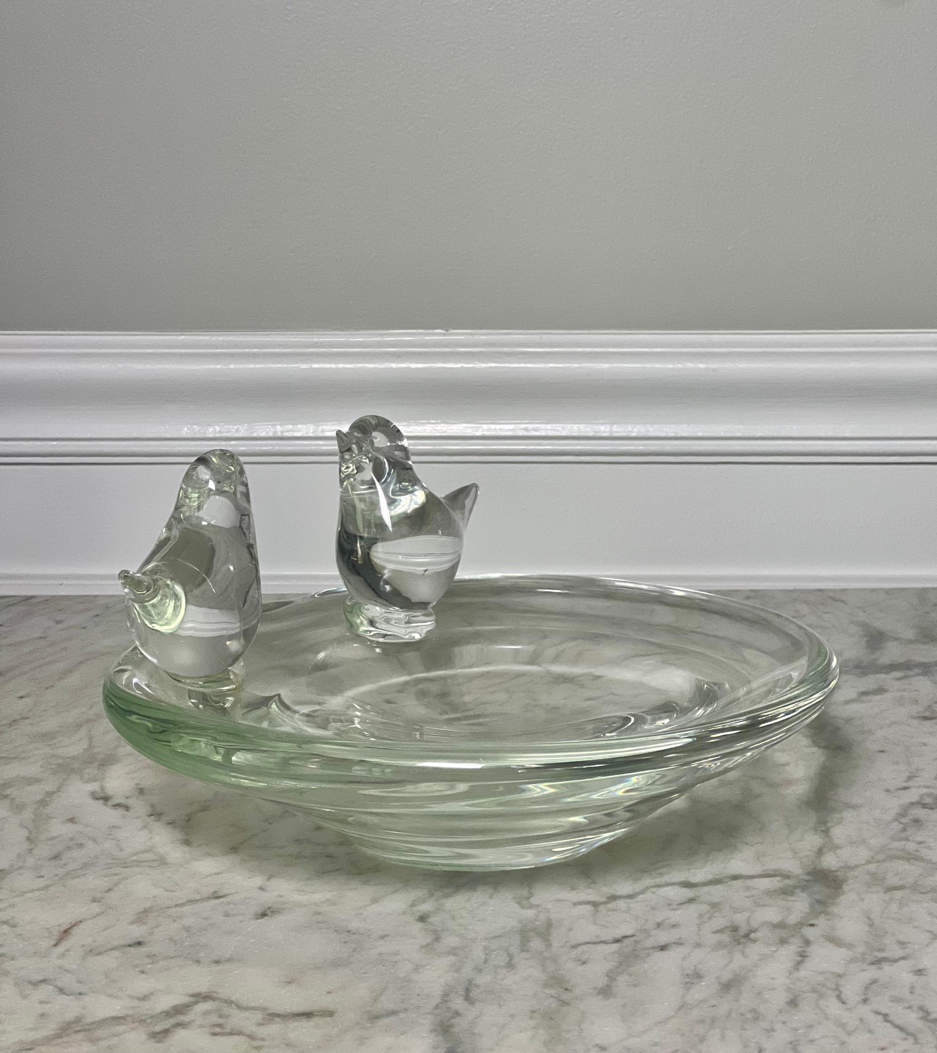 20ième siècle Licio Zanetti Murano Verre Clair Sculptural Bird Decorated Bowl, Signé en vente
