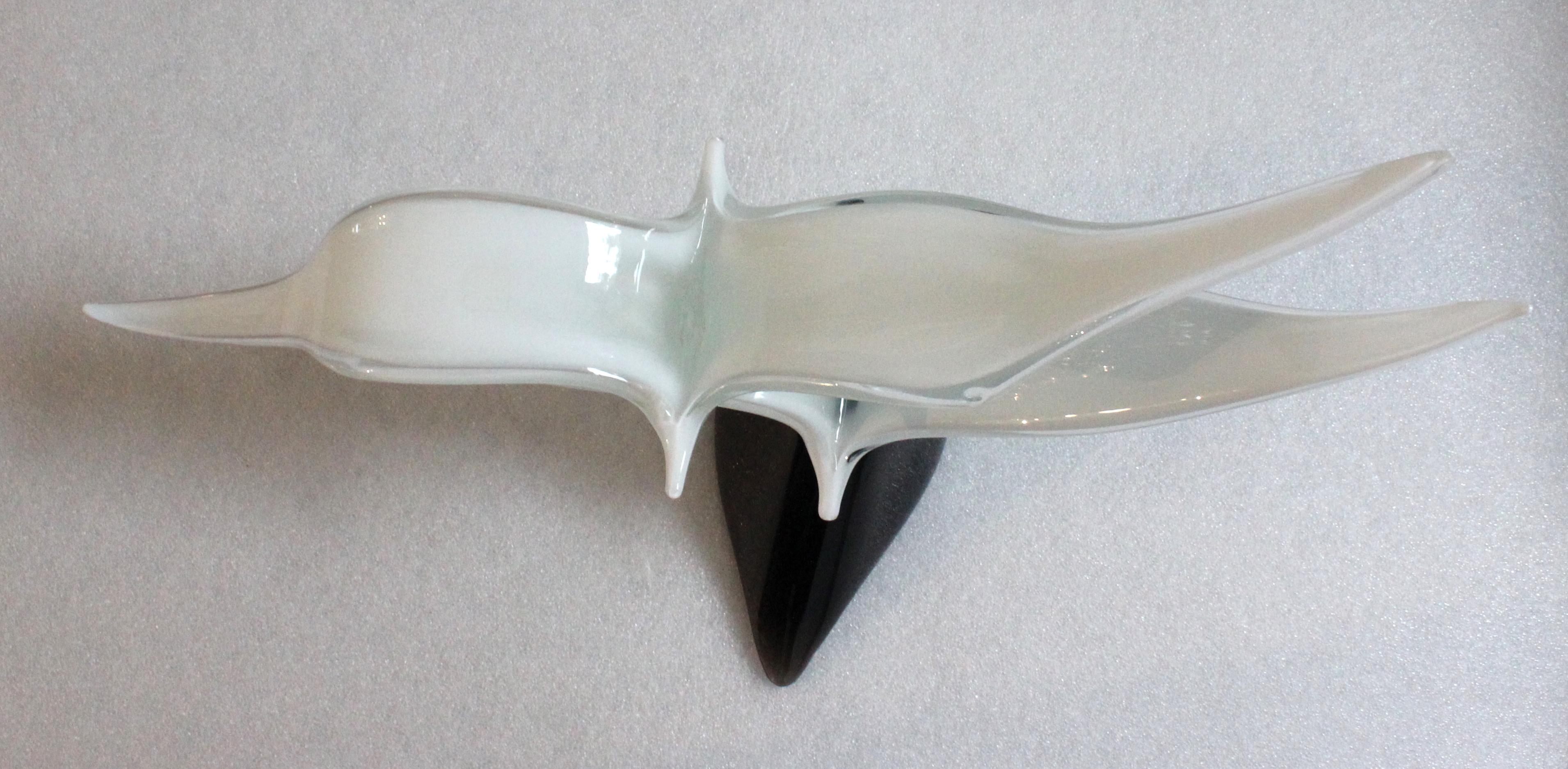 Hand-Crafted Licio Zanetti Murano Glass Seagulls Sculpture For Sale