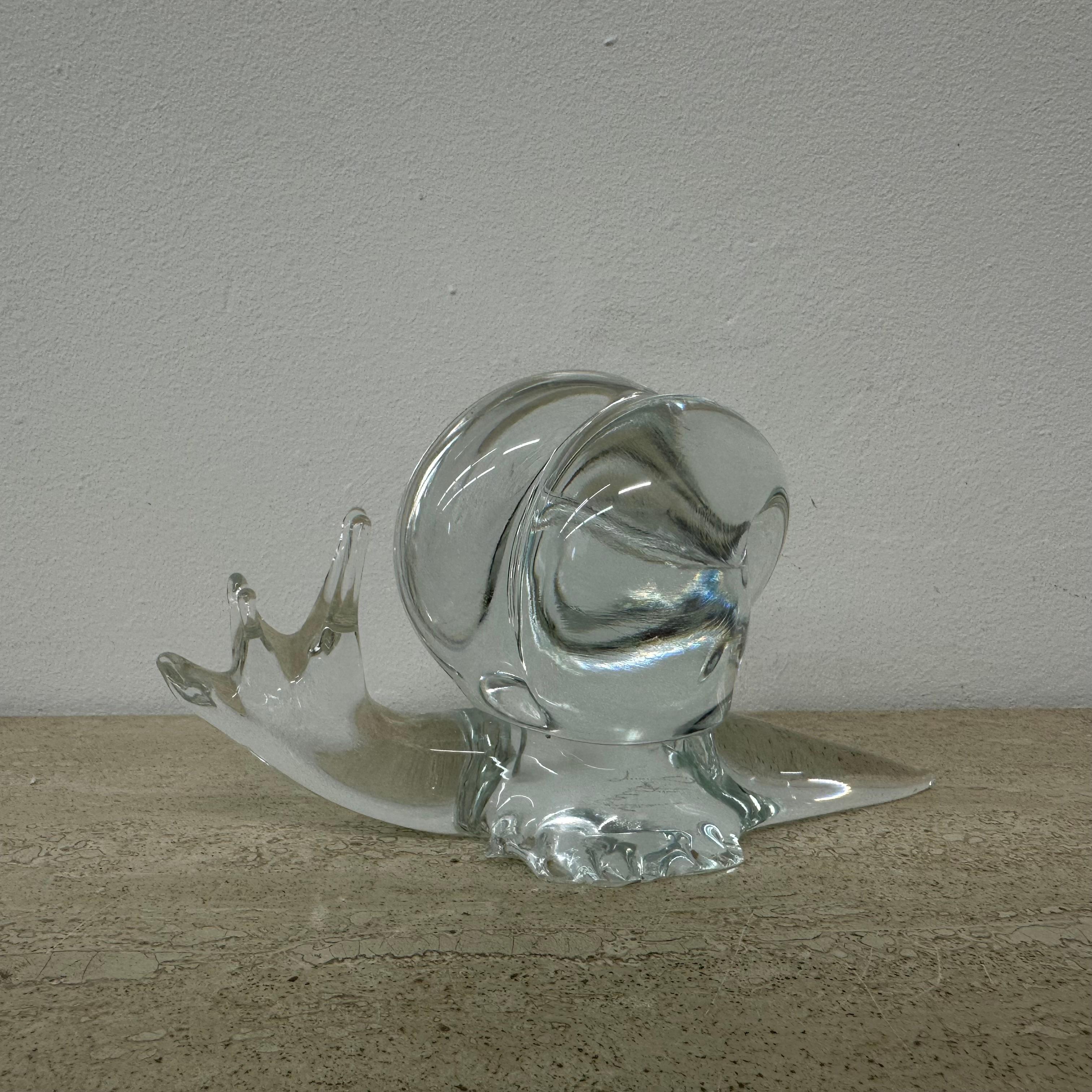 Licio Zanetti Estatuilla de caracol de cristal de Murano , años 70 Italia
Dimensiones: 18 cm de ancho, 10 cm de alto, 9 cm de fondo
Estado: Tiene un pequeño arañazo ver foto
Material: Cristal de Murano