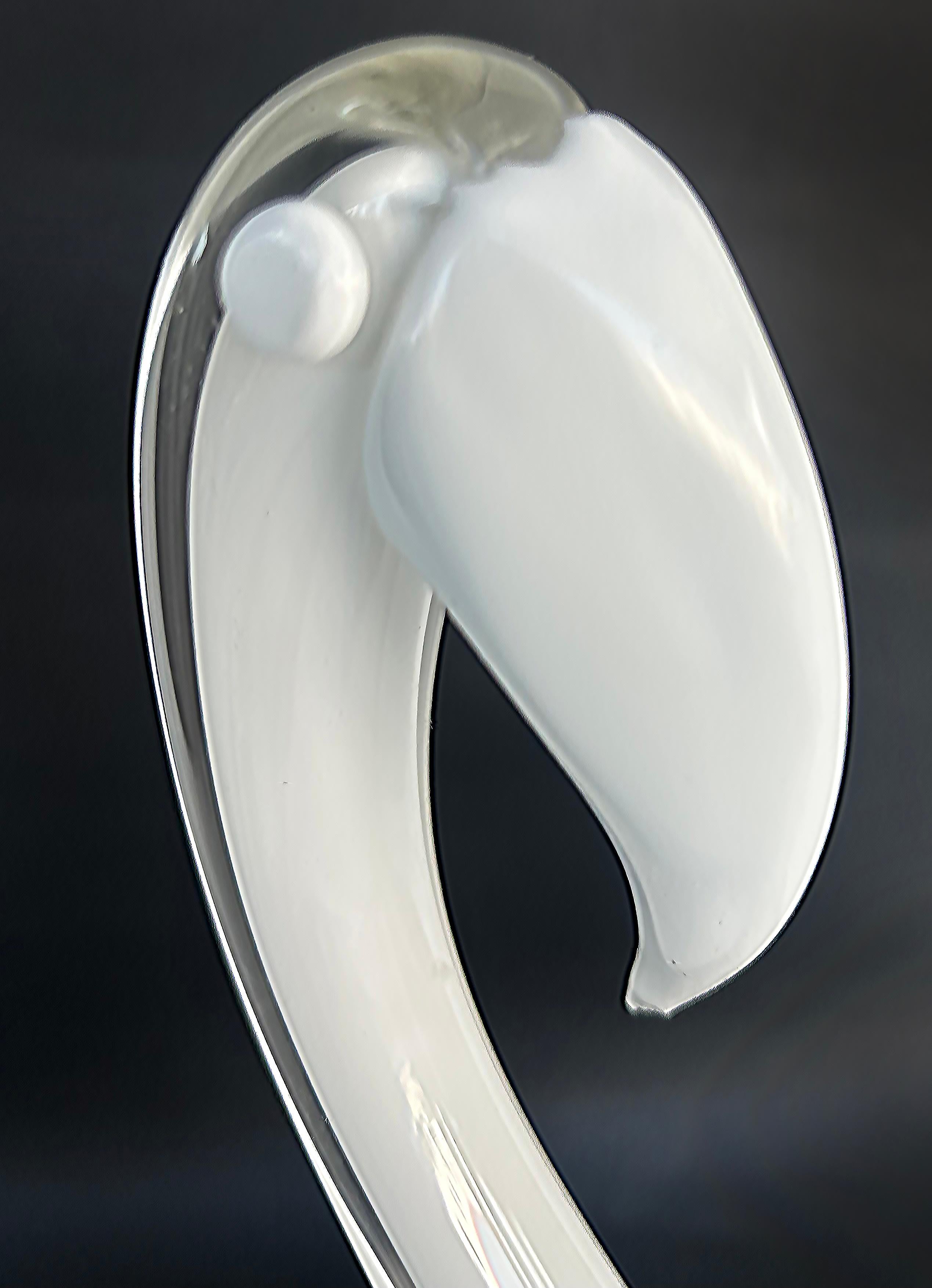 Licio Zanetti Murano Glass Sommerso Lattimo Bird Sculpture, Italie en vente 1